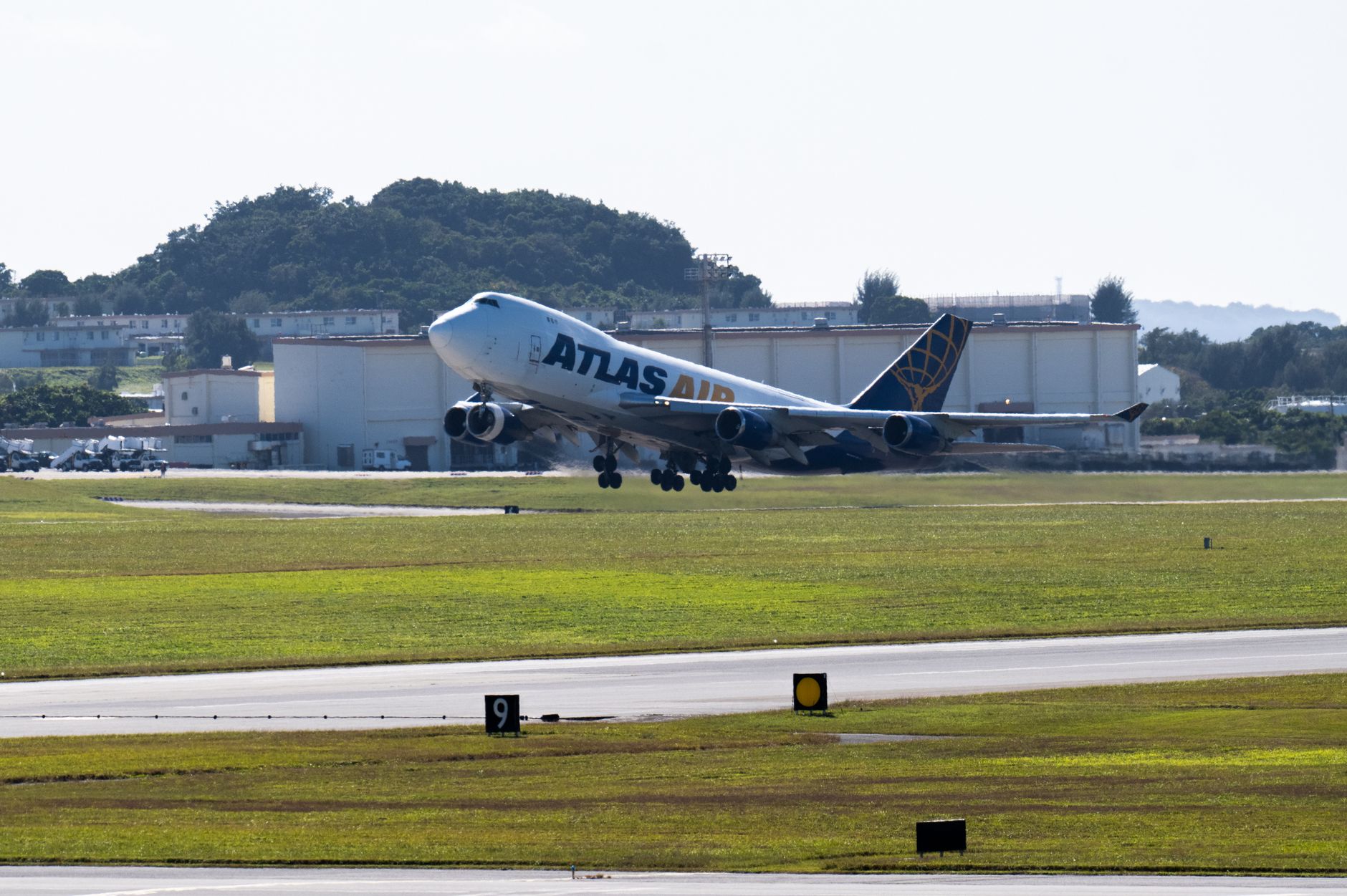 Trump Announces $22 Billion Dulles Airport Renovation Plans