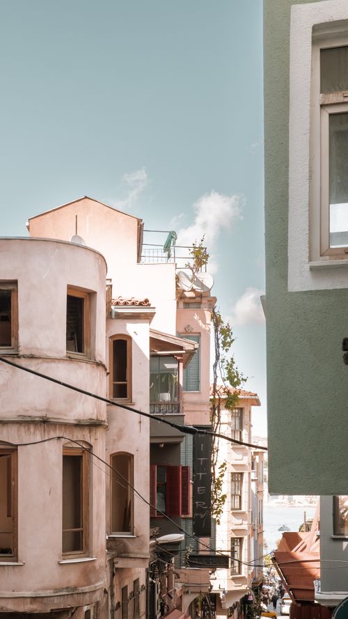 Free Aerial view of a charming street in İstanbul with historic architecture under a clear sky. Stock Photo