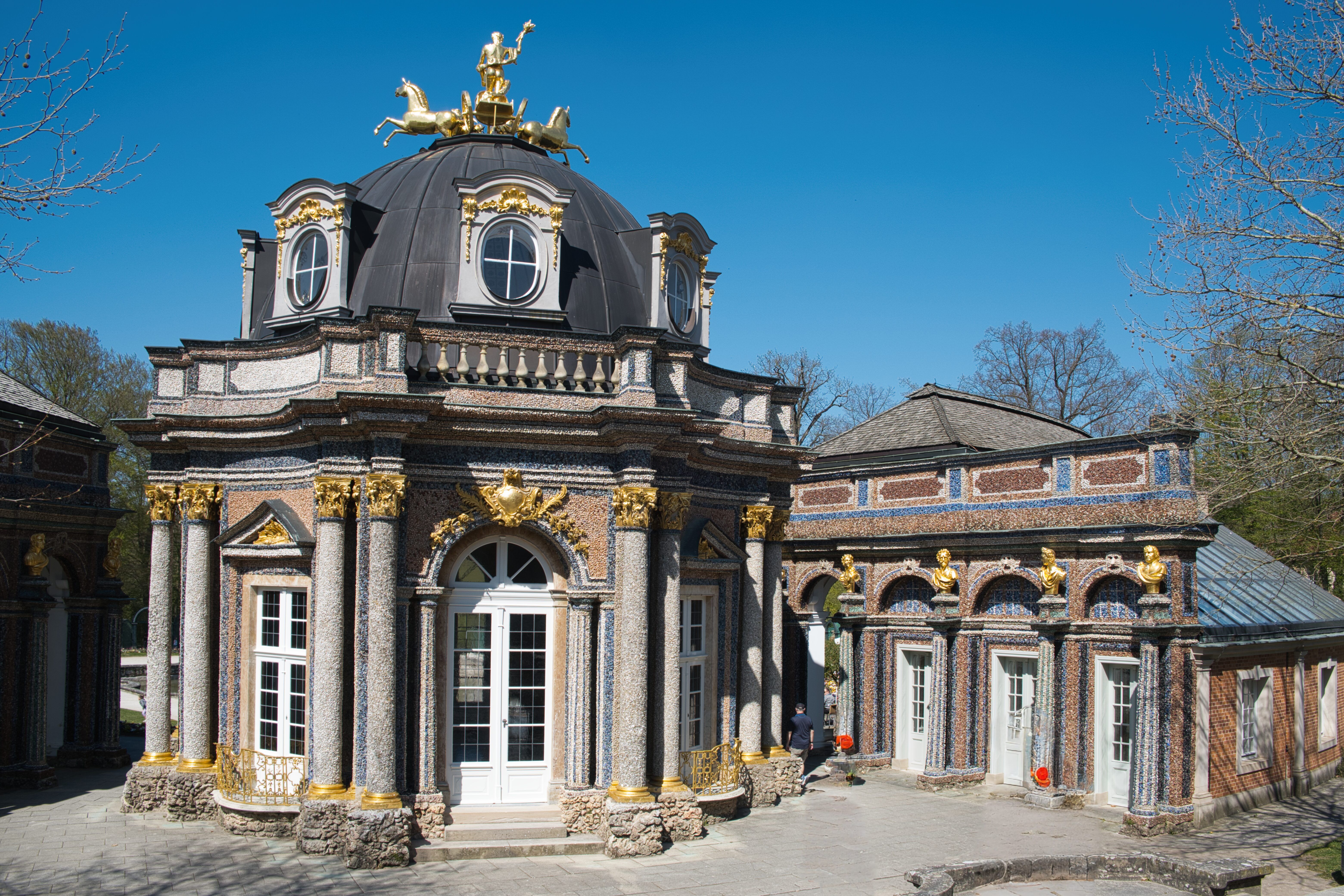 Eremitage (Hermitage) Palace & Park