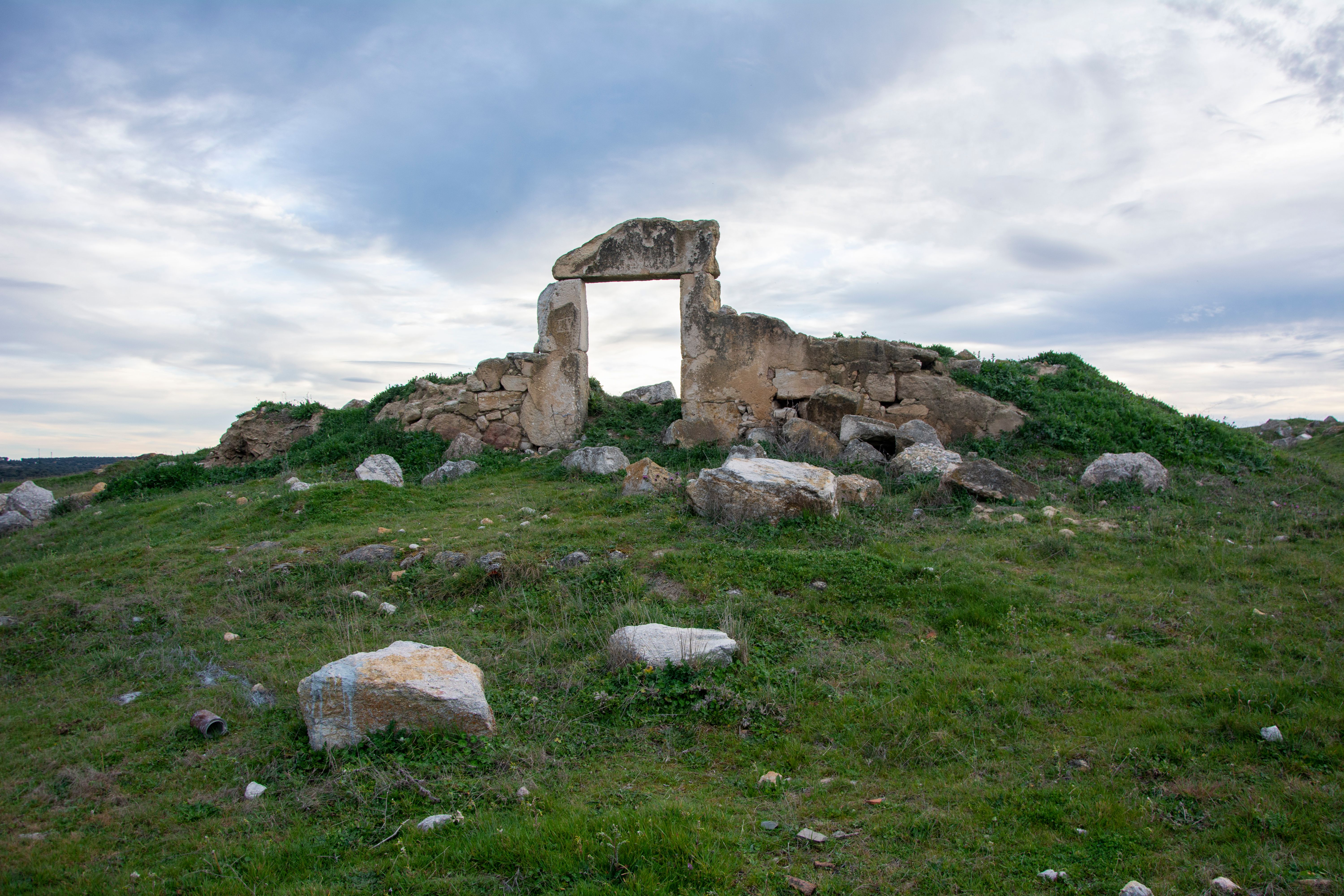 A Stone Structure on a Beach · Free Stock Photo