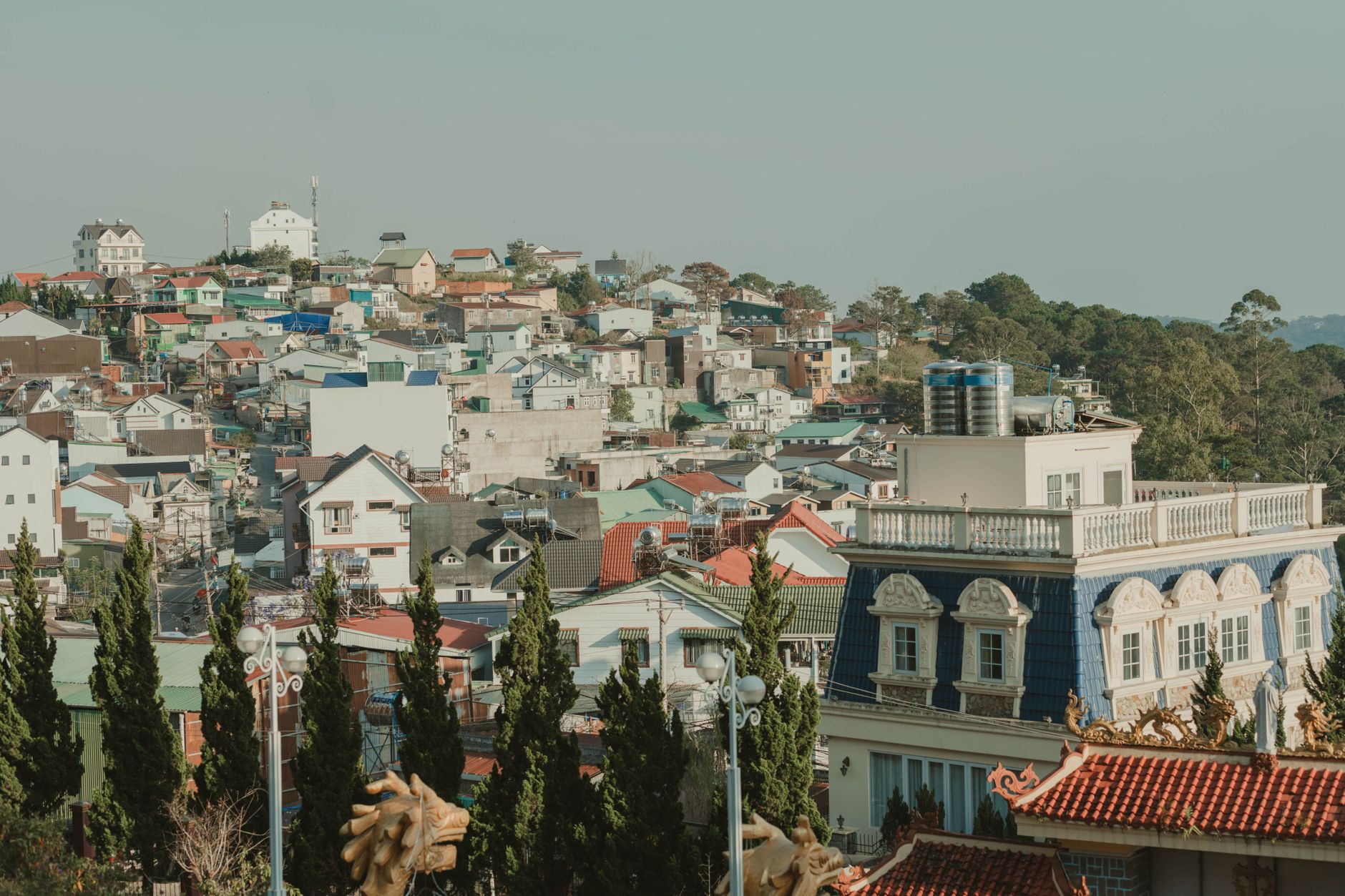 Explore Dalat's unique architecture and vibrant hillside homes for a cultural visual feast.