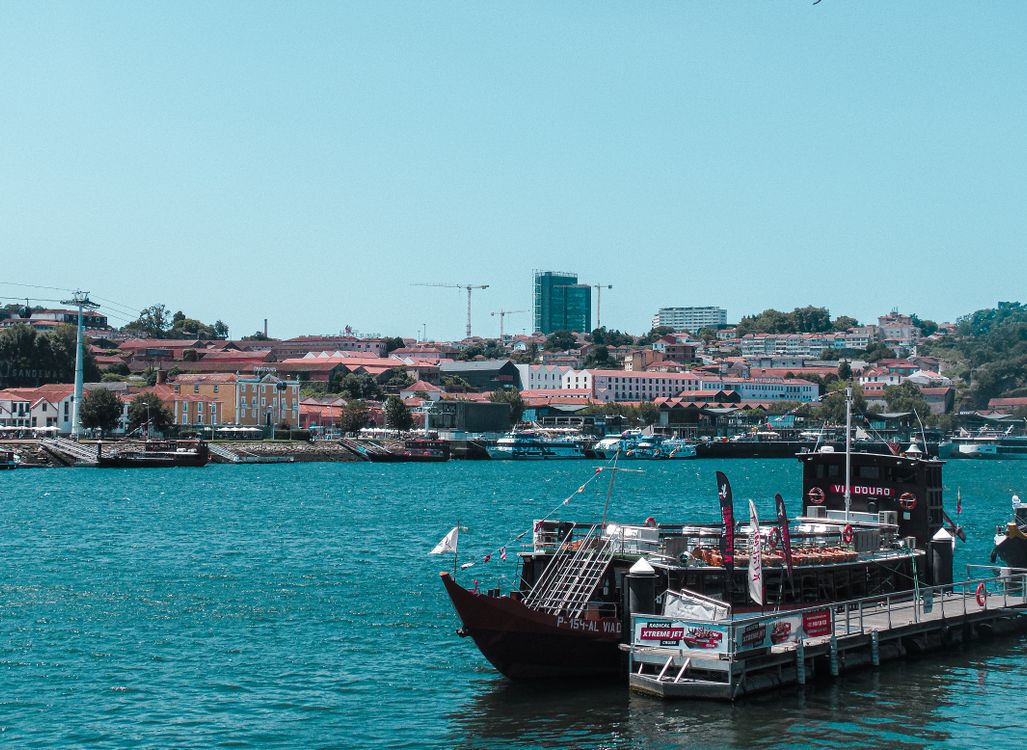 Ud Ribeira Scenic View of Porto's Ribeira District and Douro River ¡ Free Stock Photo