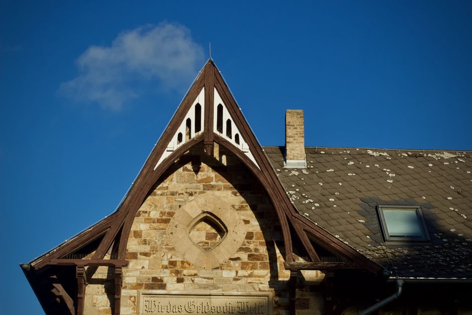 steep slope roof with complex architectural features and valleys - average roof replacement cost steep slope roof with complex architectural features and valleys - average roof replacement cost