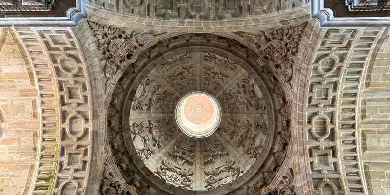 Cúpula de una iglesia de Santiago de Compostela