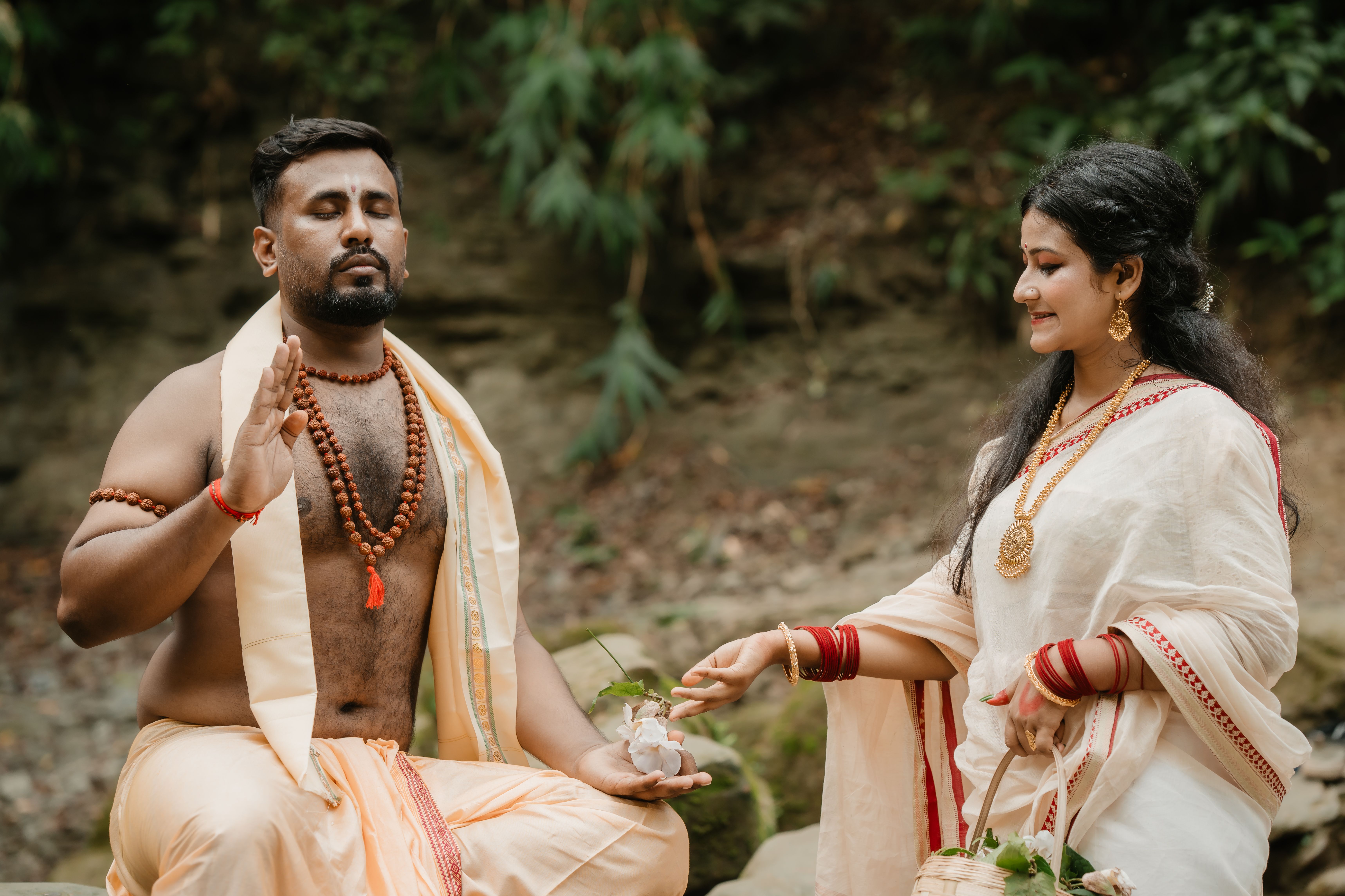 Traditional Hindu Ritual in Nature Setting · Free Stock Photo