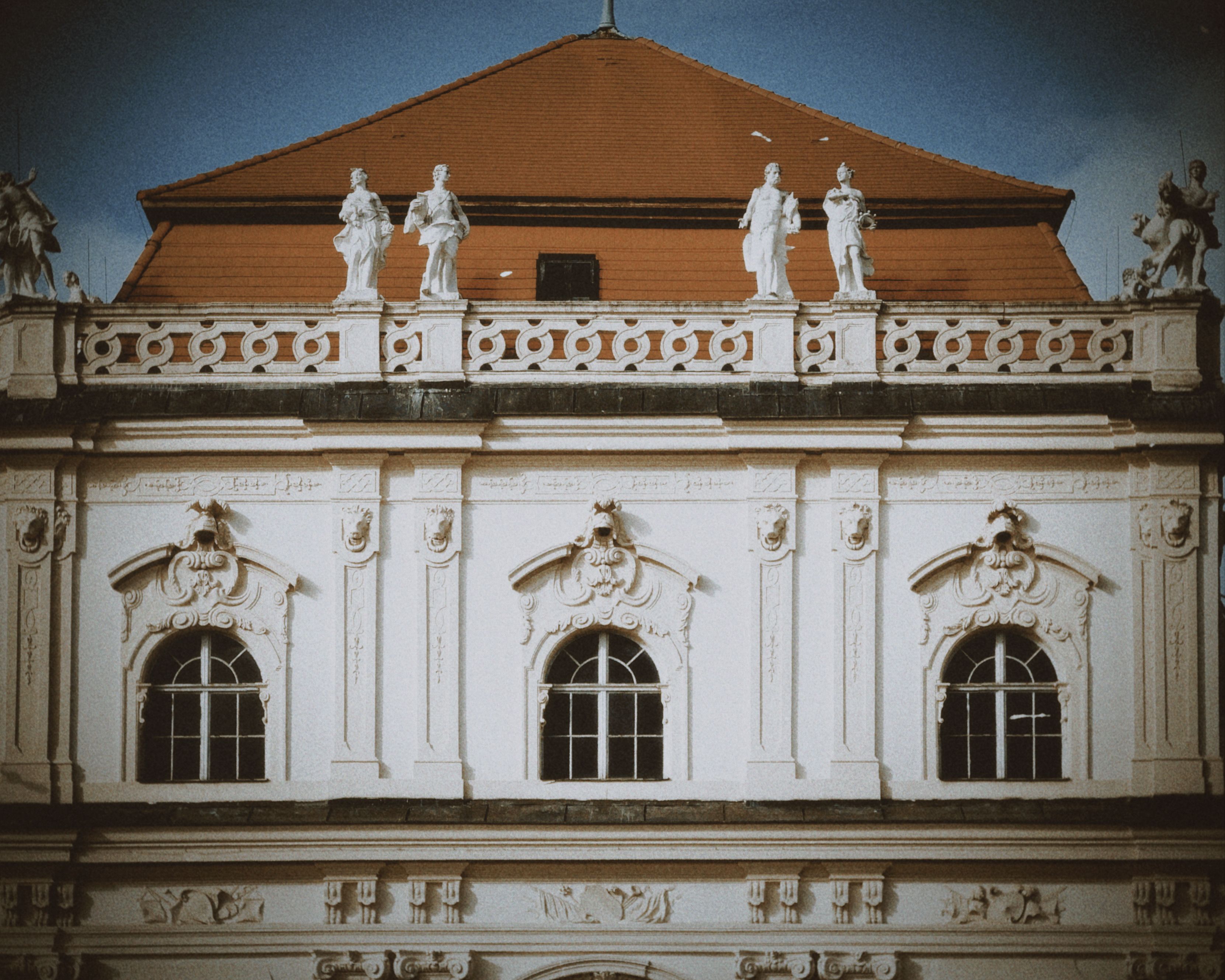 Barocke Fassade mit kunstvollen Verzierungen