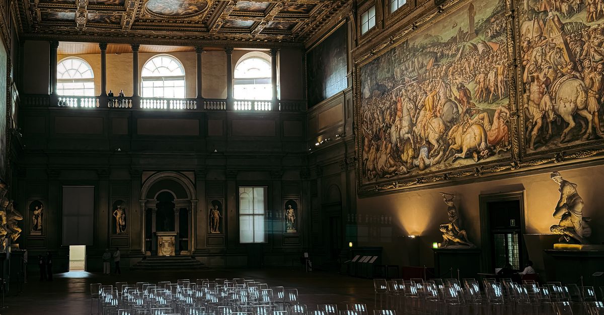 Elegant Interior of Historic Palazzo Vecchio Hall · Free Stock Photo