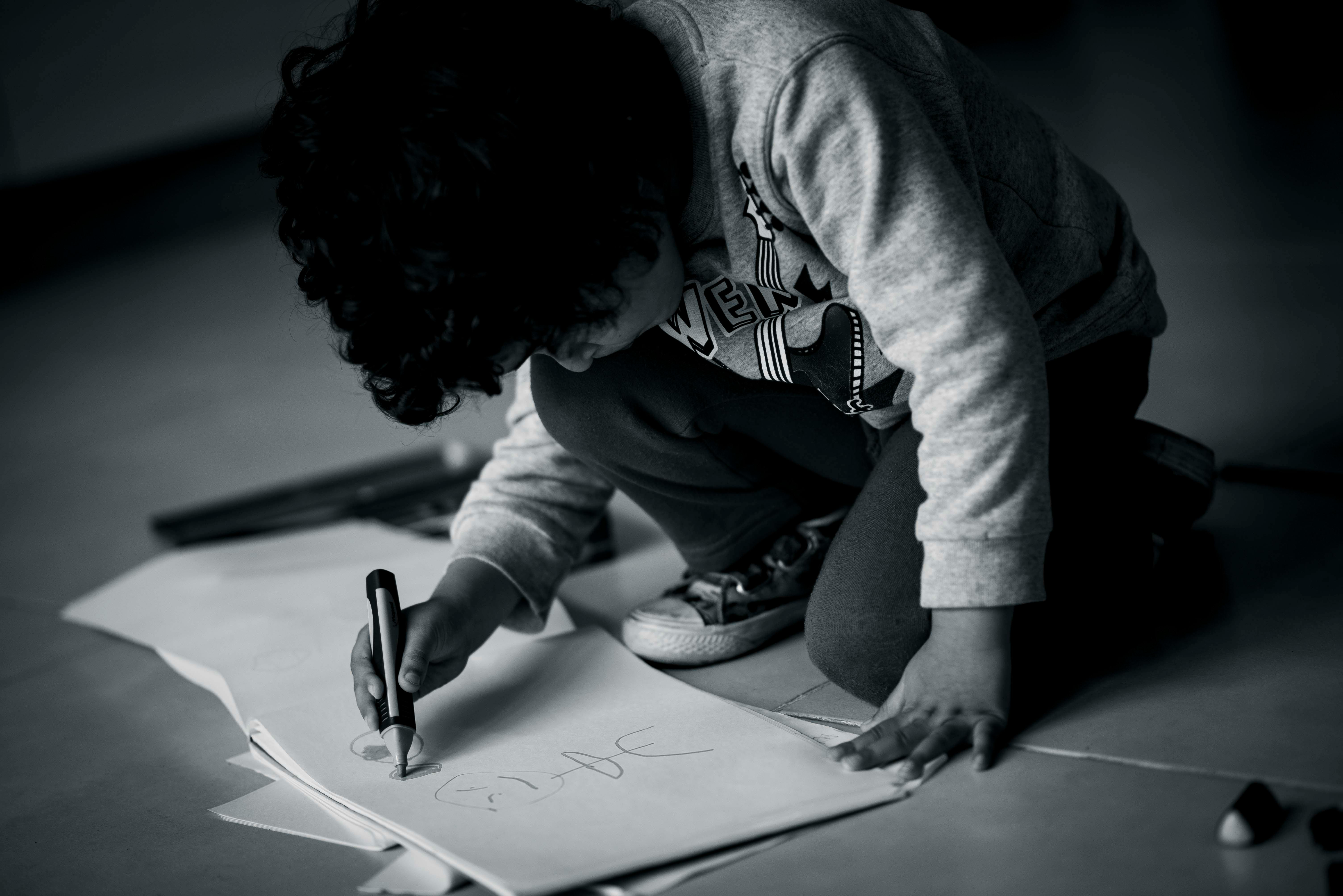 There's an 'art' to writing AI prompts for personal finance, MIT professor says — Photo by Natalia Olivera on Pexels