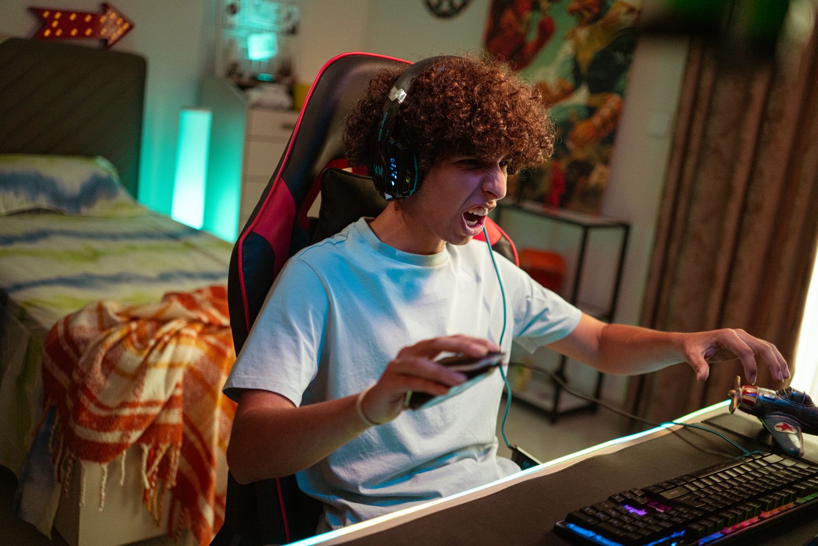 Gaming headset, zero awareness