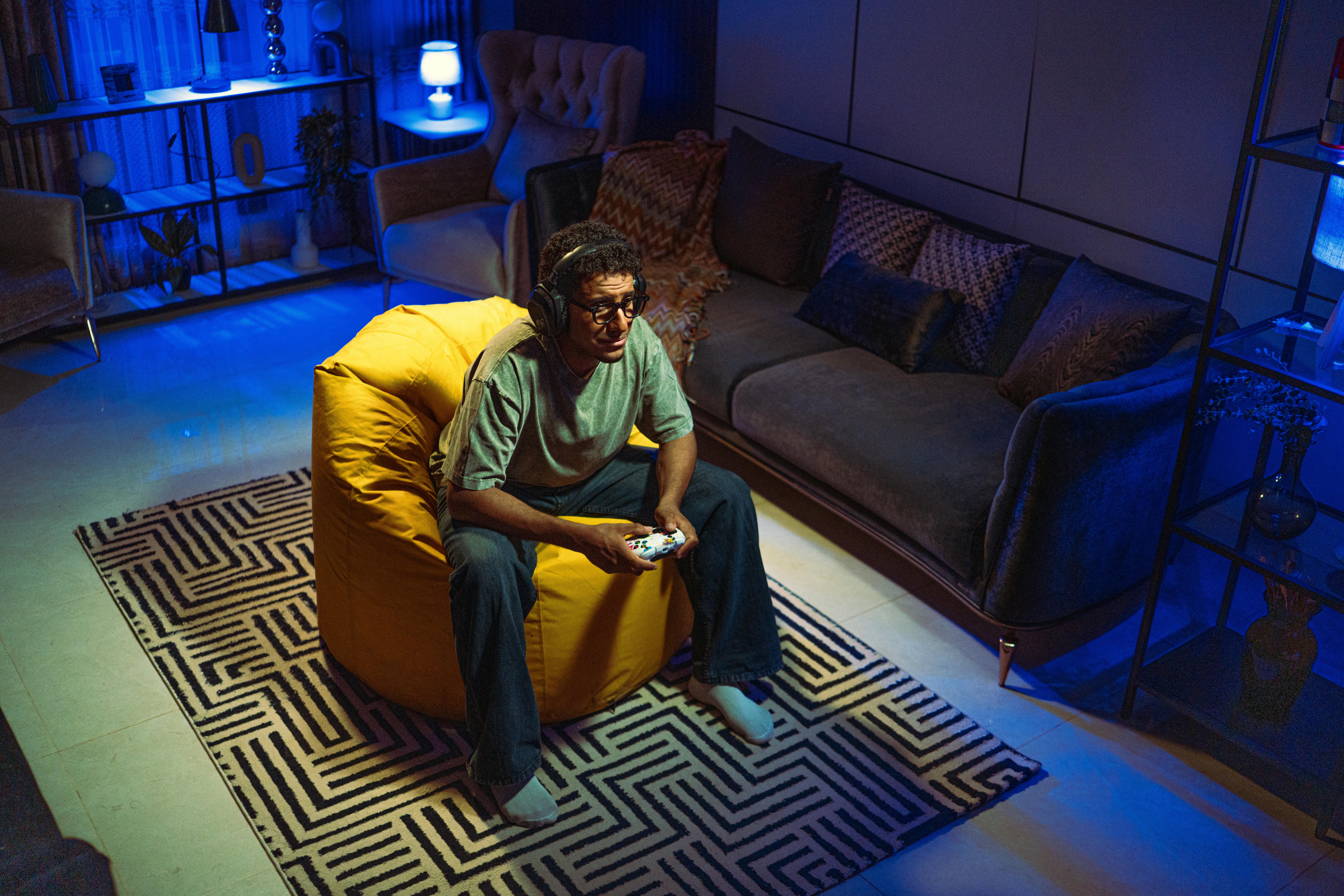 Gaming Smart Lights: Ultimate Guide To Transform Your Gaming Setup — Photo by khezez  | خزاز on Pexels
