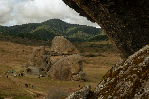 Discover the stunning rock formations and lush landscapes of Tapalpa, Jalisco, México.