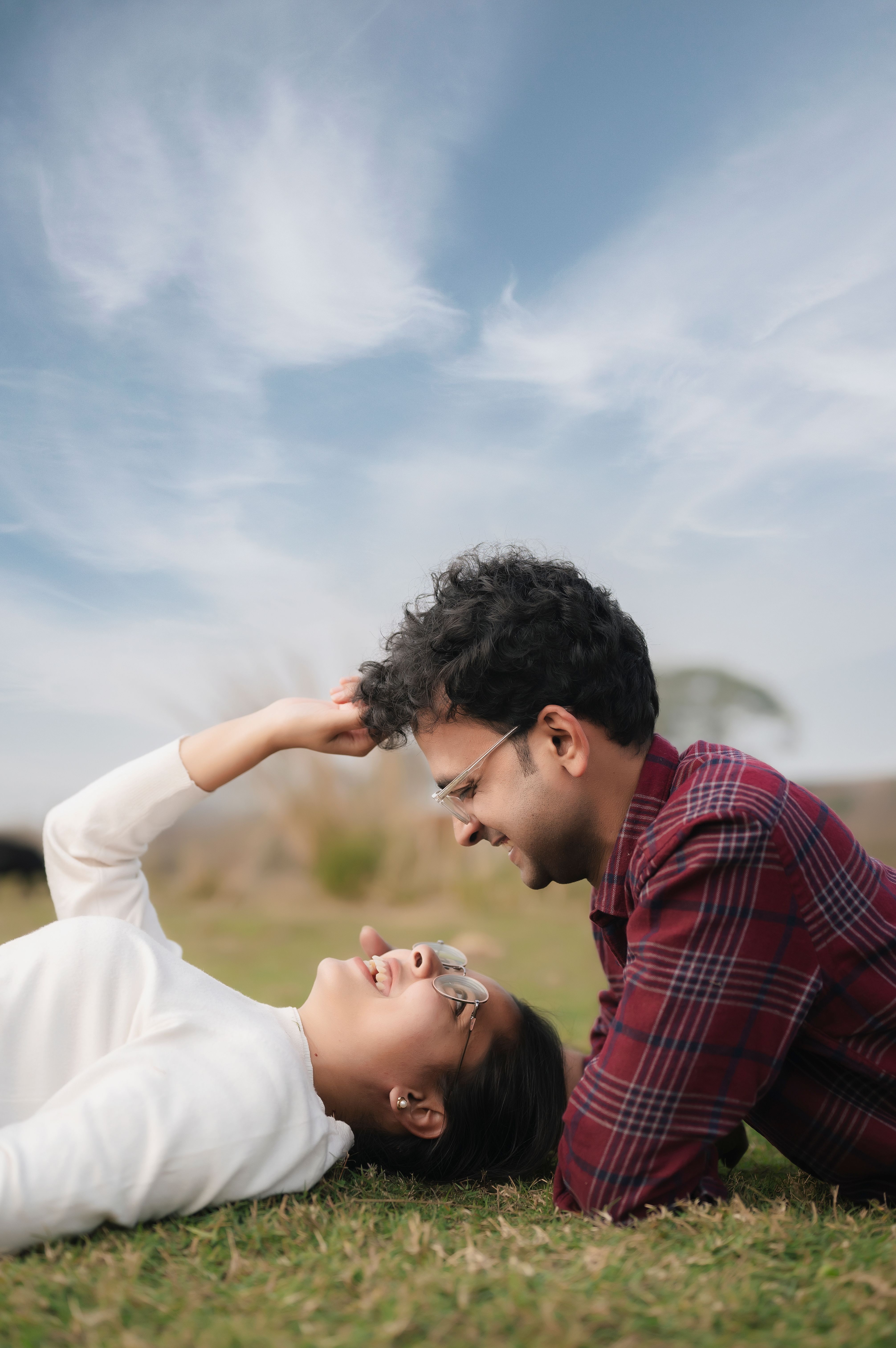 Online dating: starting a conversation on a niche platform
