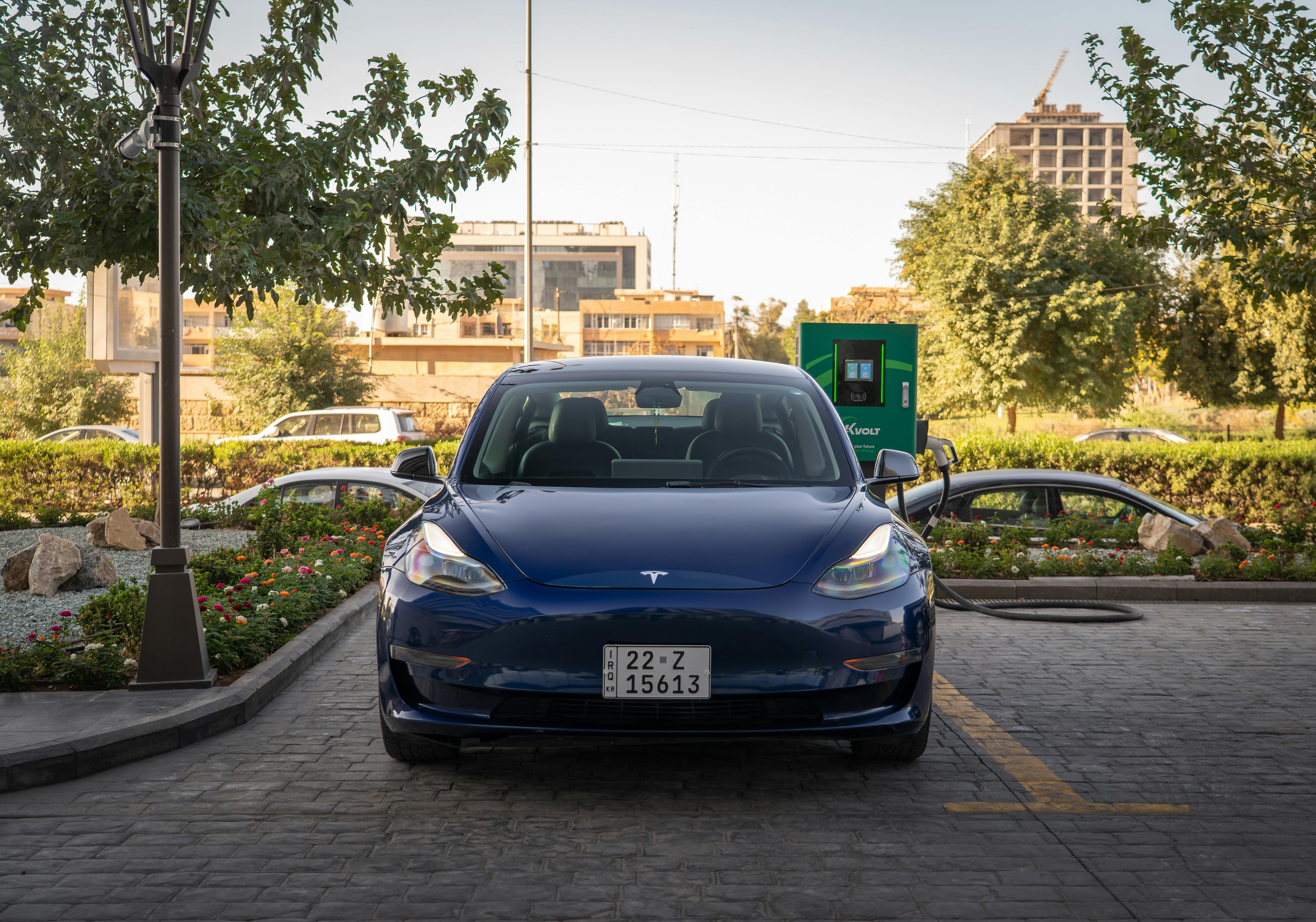 Estate 2026 in auto elettrica: ricarica rapida, costi reali di viaggio e assicurazione