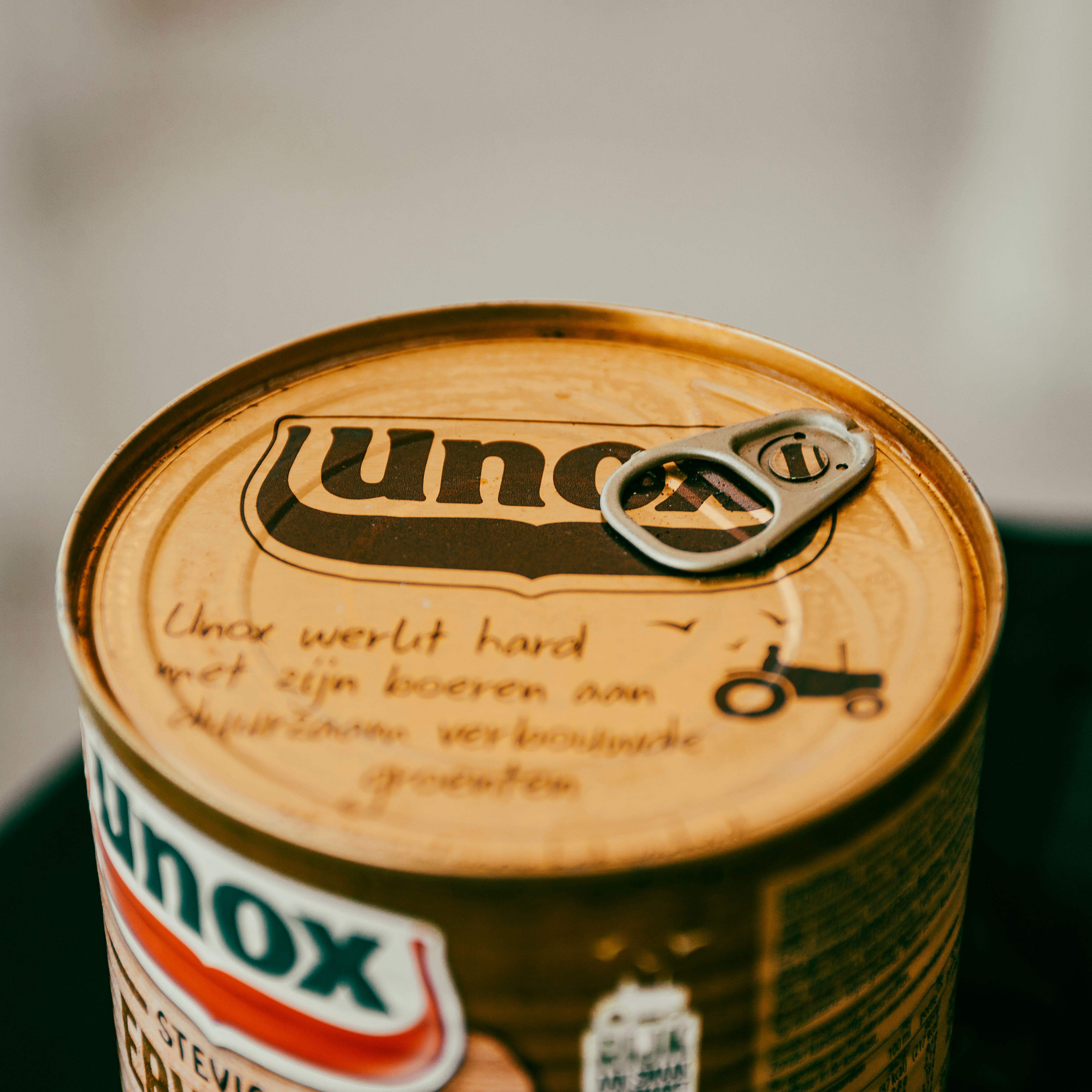 Zadarmo Vysokokvalitný obrázok produktu Unox môže zobrazovať branding a úchytku v teplých tónoch. Fotka z fotobanky