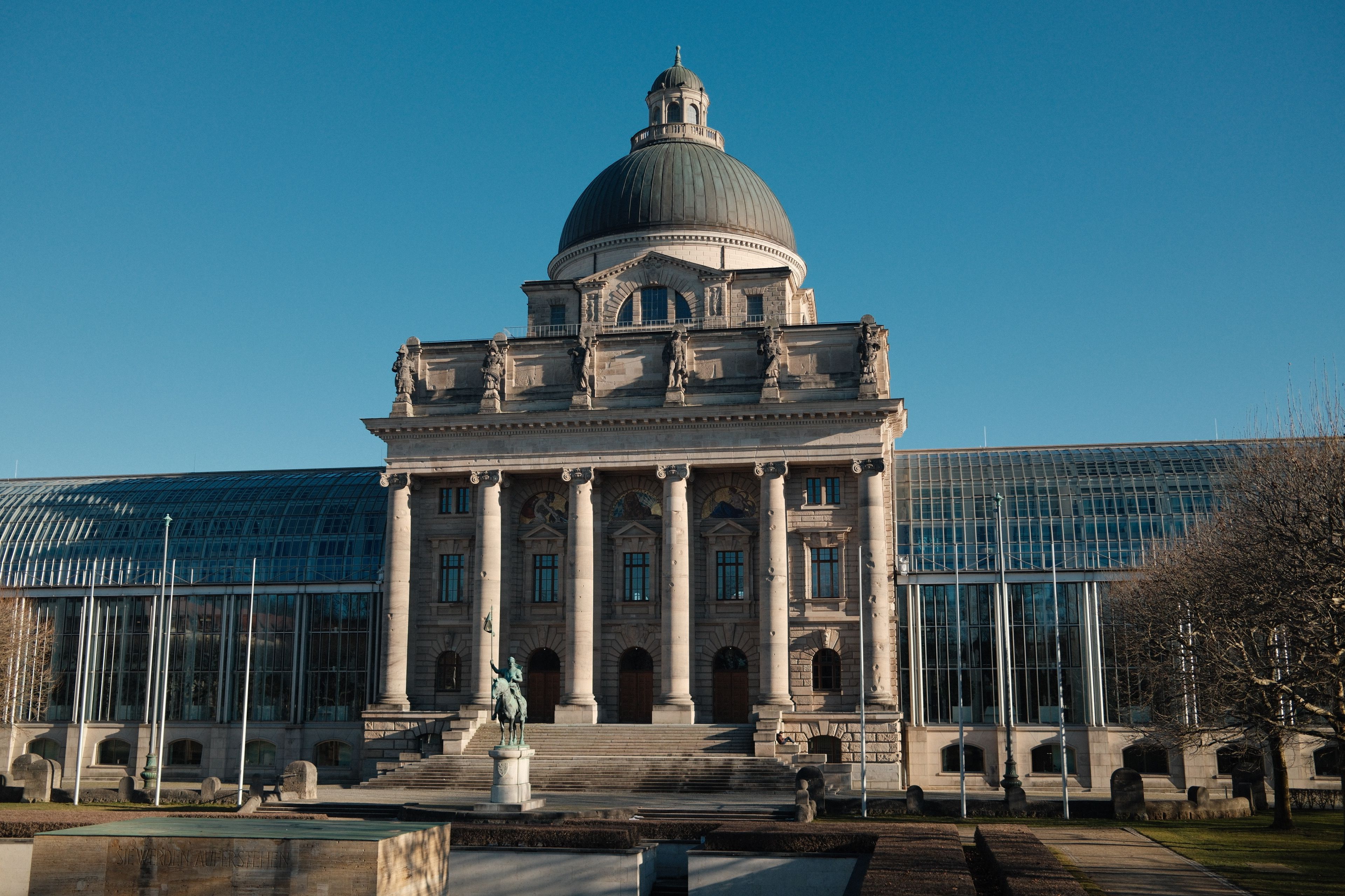 immigration lawyer munich — Photo by Olli on Pexels