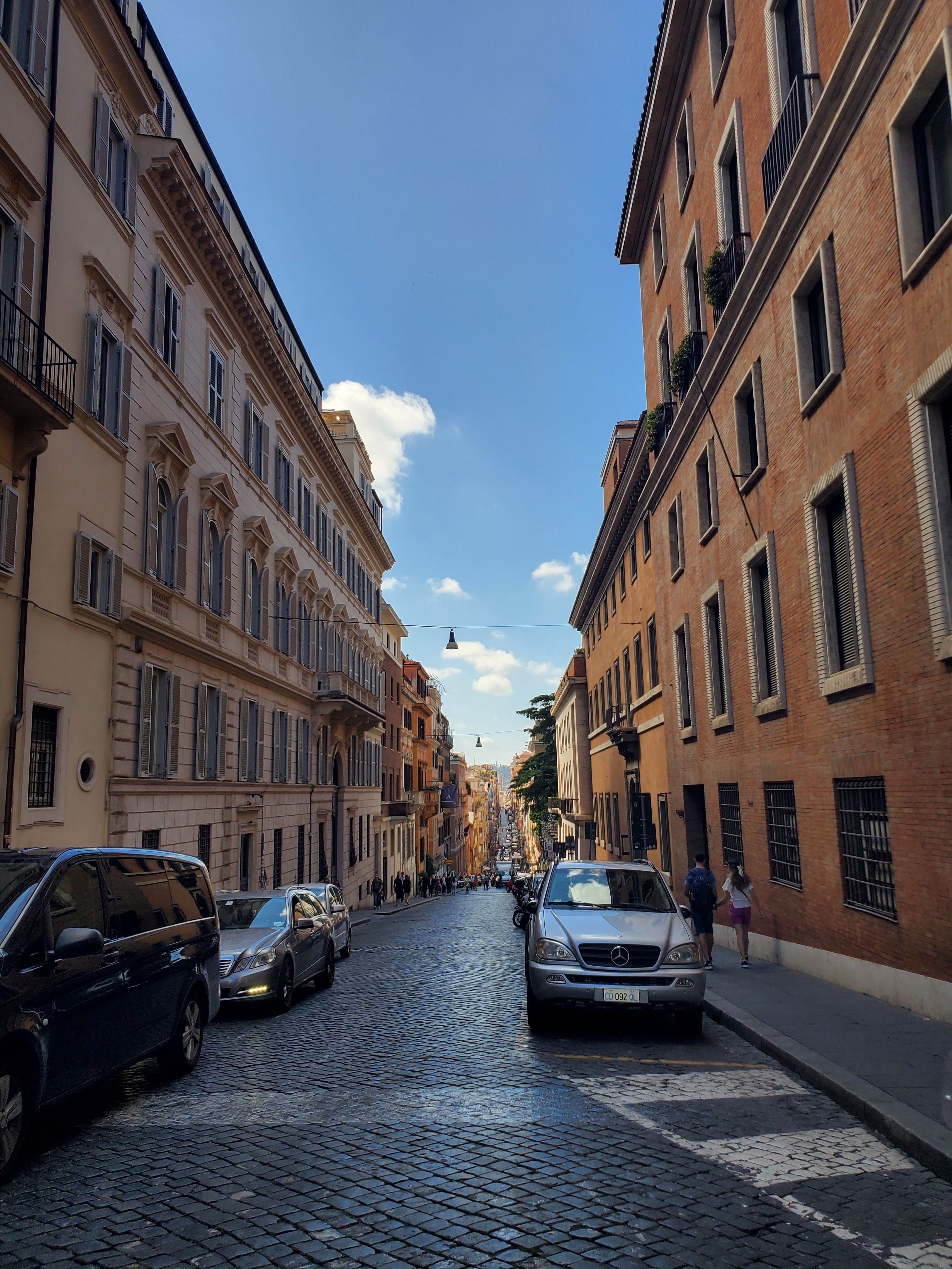 Charming Cobblestone Street in Rome, Italy · Free Stock Photo