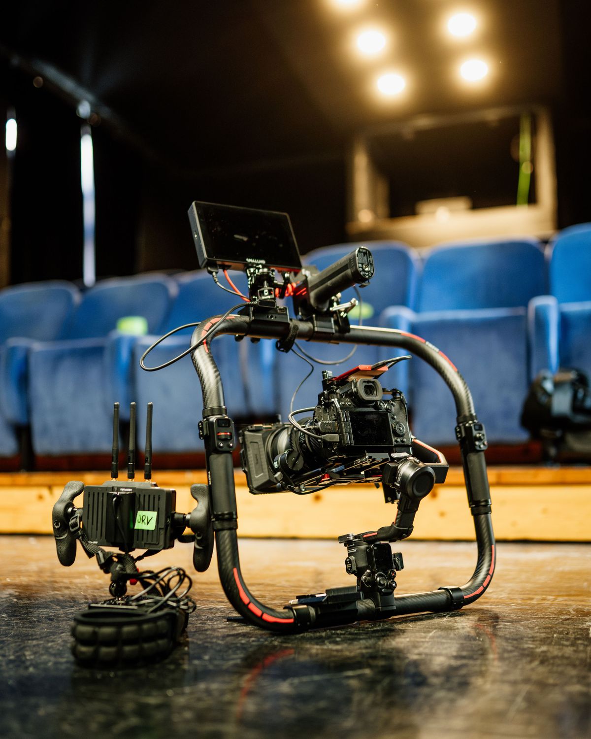 Professional Camera Rig Ready for Filmmaking · Free Stock Photo