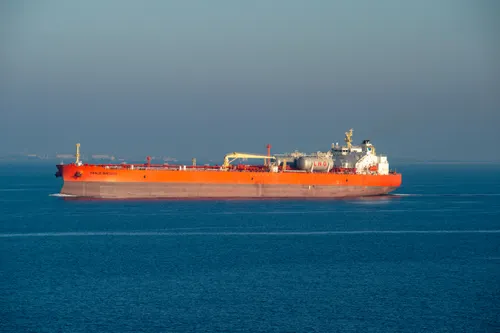 Oil Hits 6-Week High as US Sinks Iranian Oil Tankers