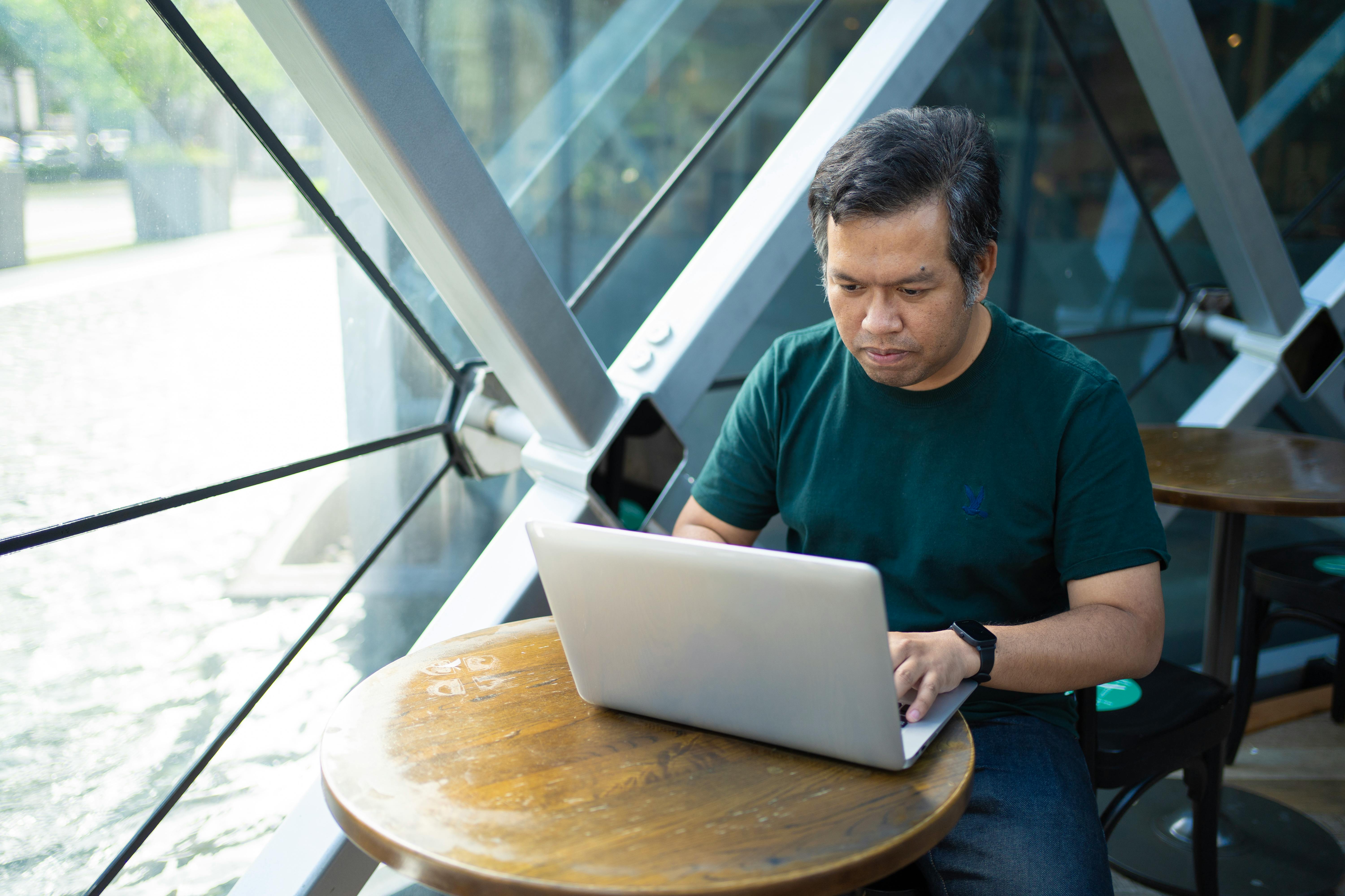 lifestyle hours lifestyle working hours — Photo by Sommart Sopon on Pexels