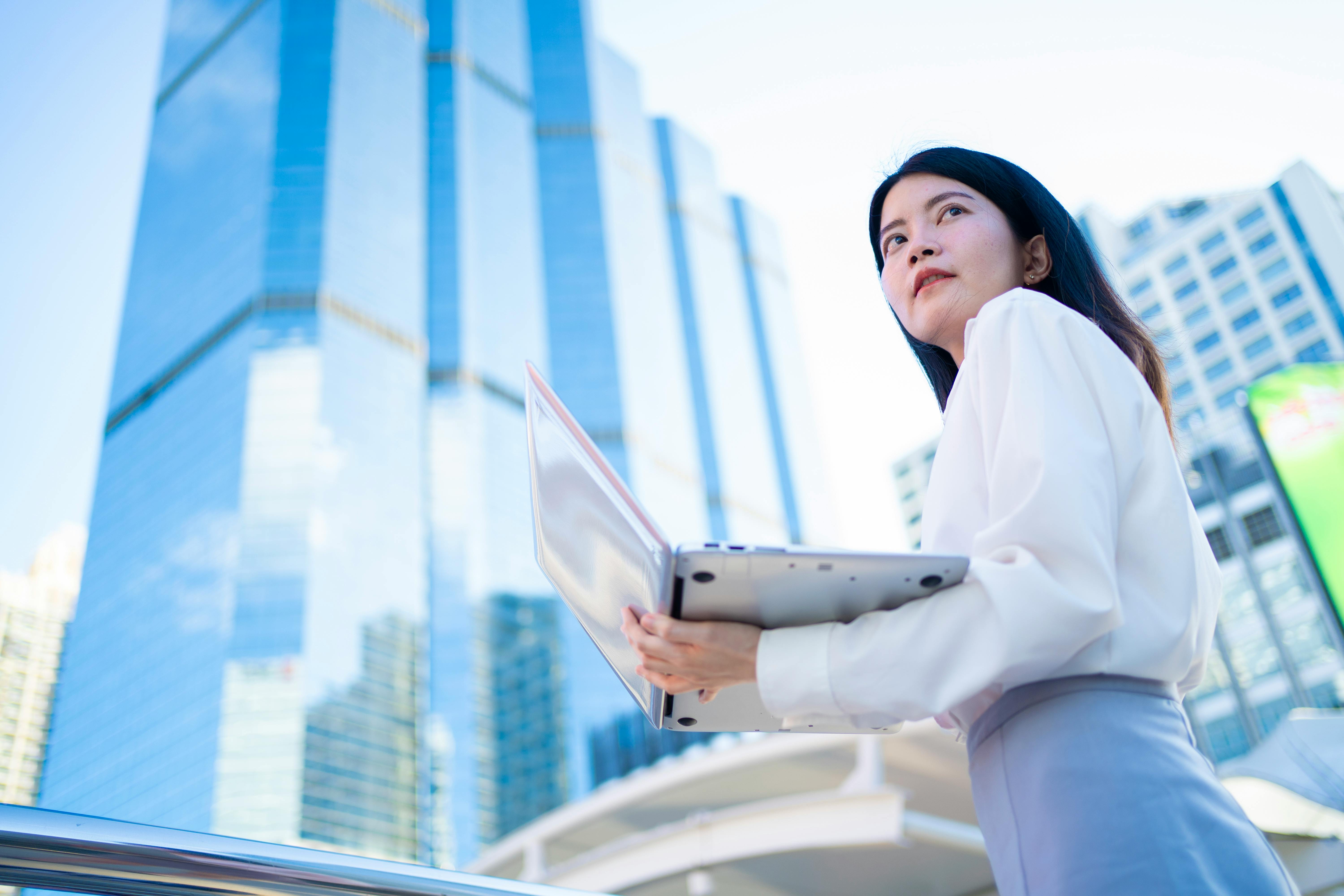 Morning Brief: Chicago Fed's Goolsbee 'nervous' about impact of oil shock on economy