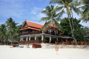 DSI raids 5 island spots as nominee probe expands