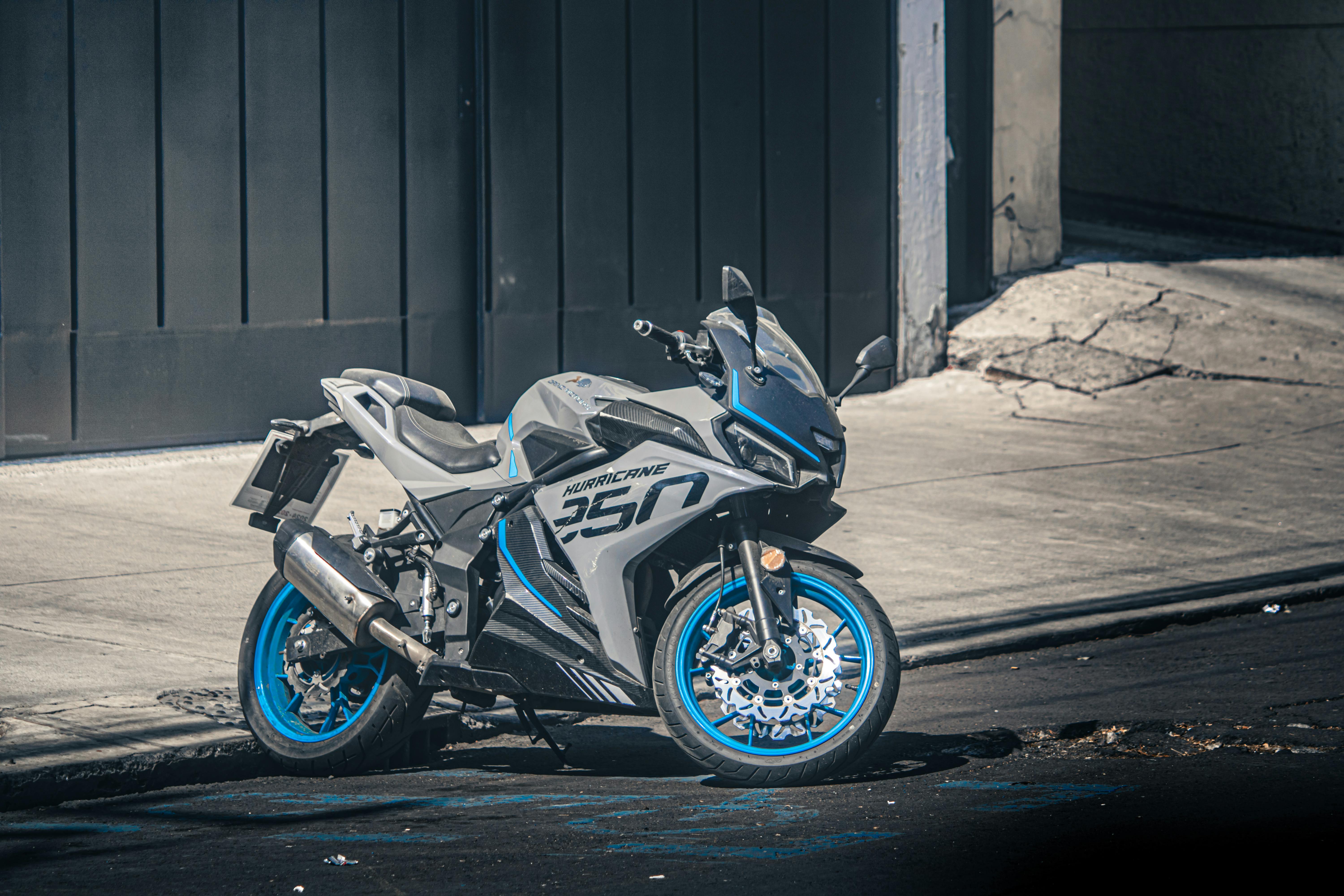 Find motorcycle shop in Wichita, Kansas: Regulations, Costs, and Local Insights