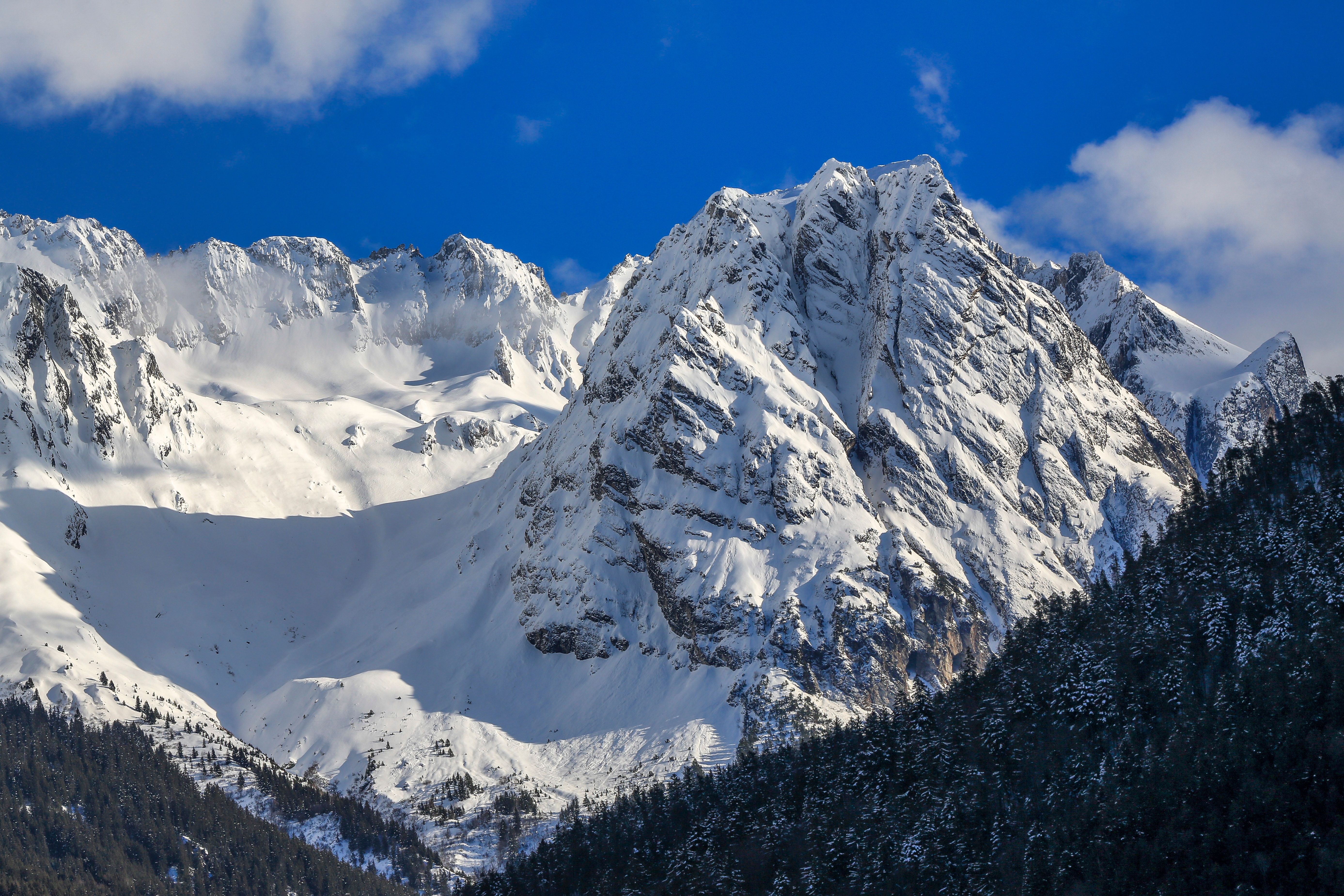 Majestic Snowy Peaks in French Alps · Free Stock Photo