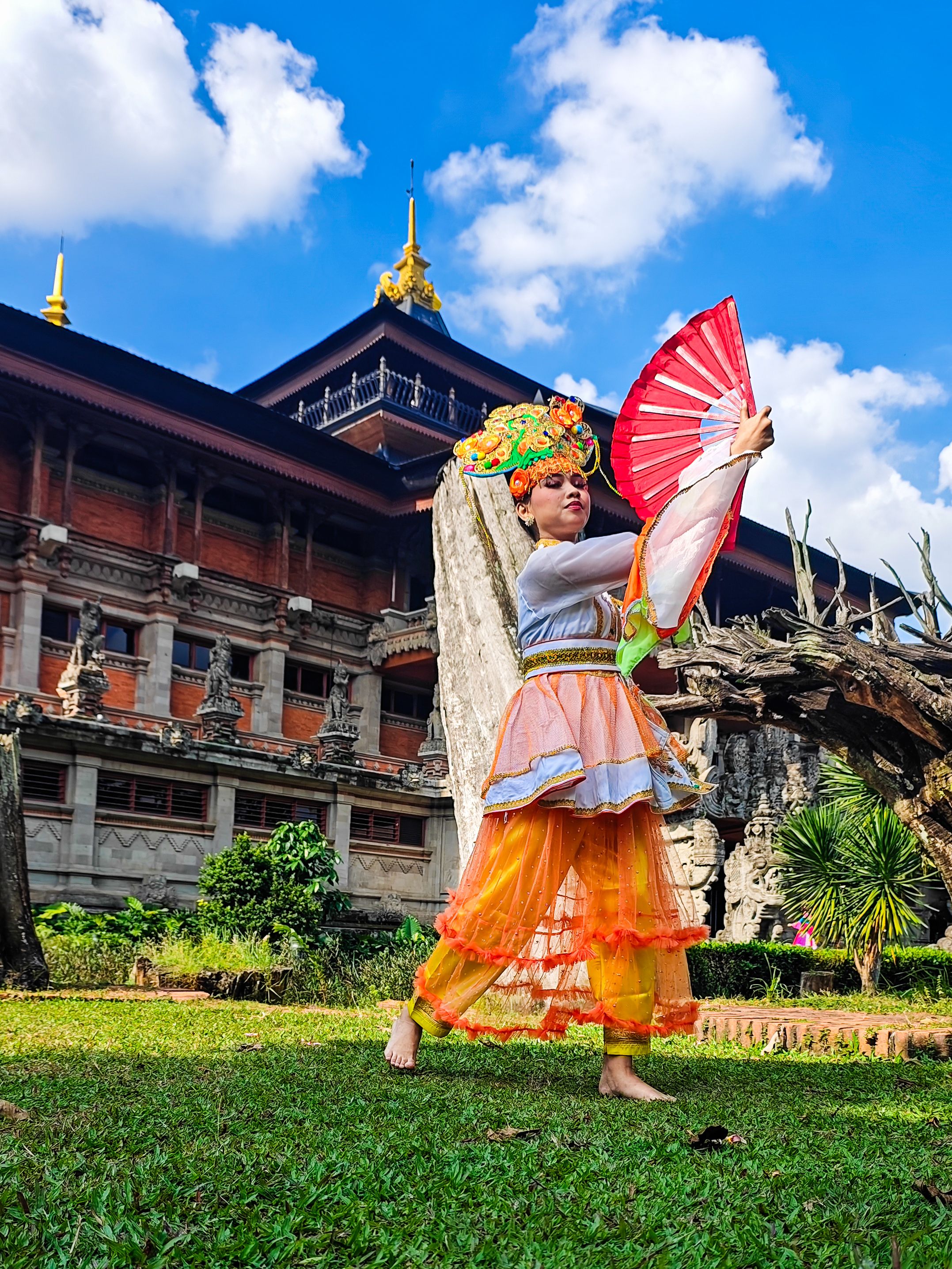 Traditional Dance Performance in Jakarta, Indonesia · Free Stock Photo