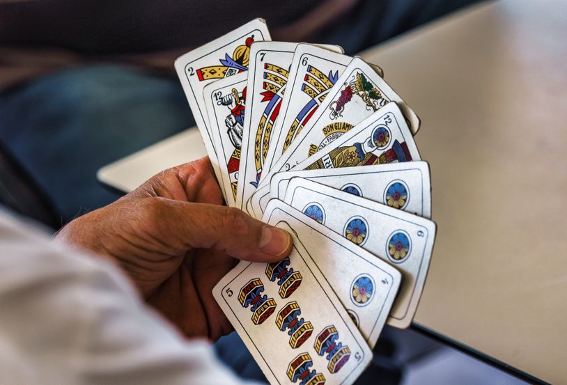 Online Casino: Spielautomaten und Live-Spiele im Überblick