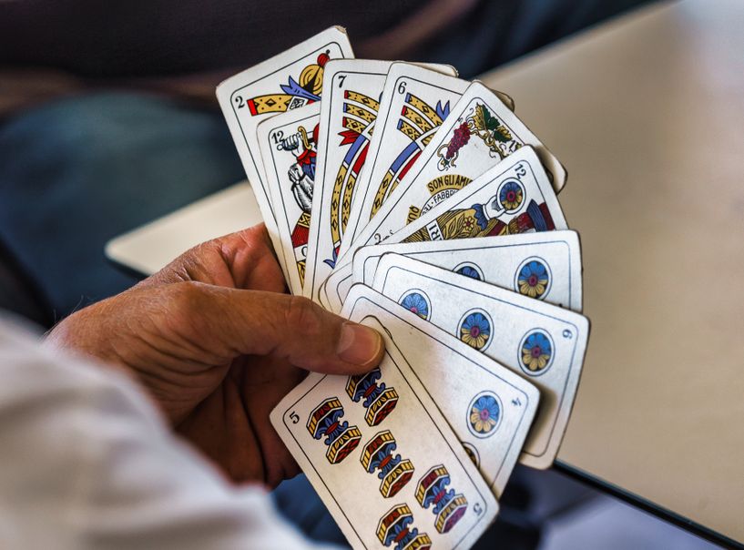 Online Casino: Spielautomaten und Live-Spiele im Überblick