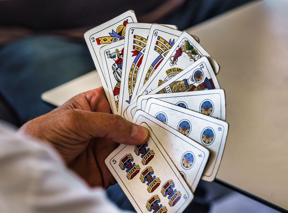 Online Casino: Spielautomaten und Live-Spiele im Überblick