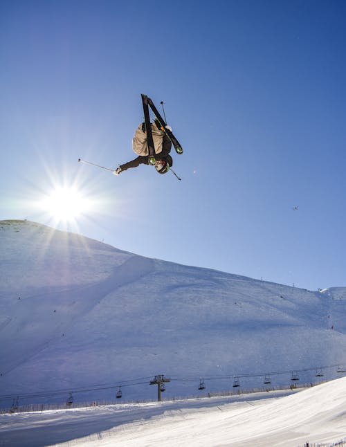 무료 눈 스키를하는 사람의 사진 스톡 사진