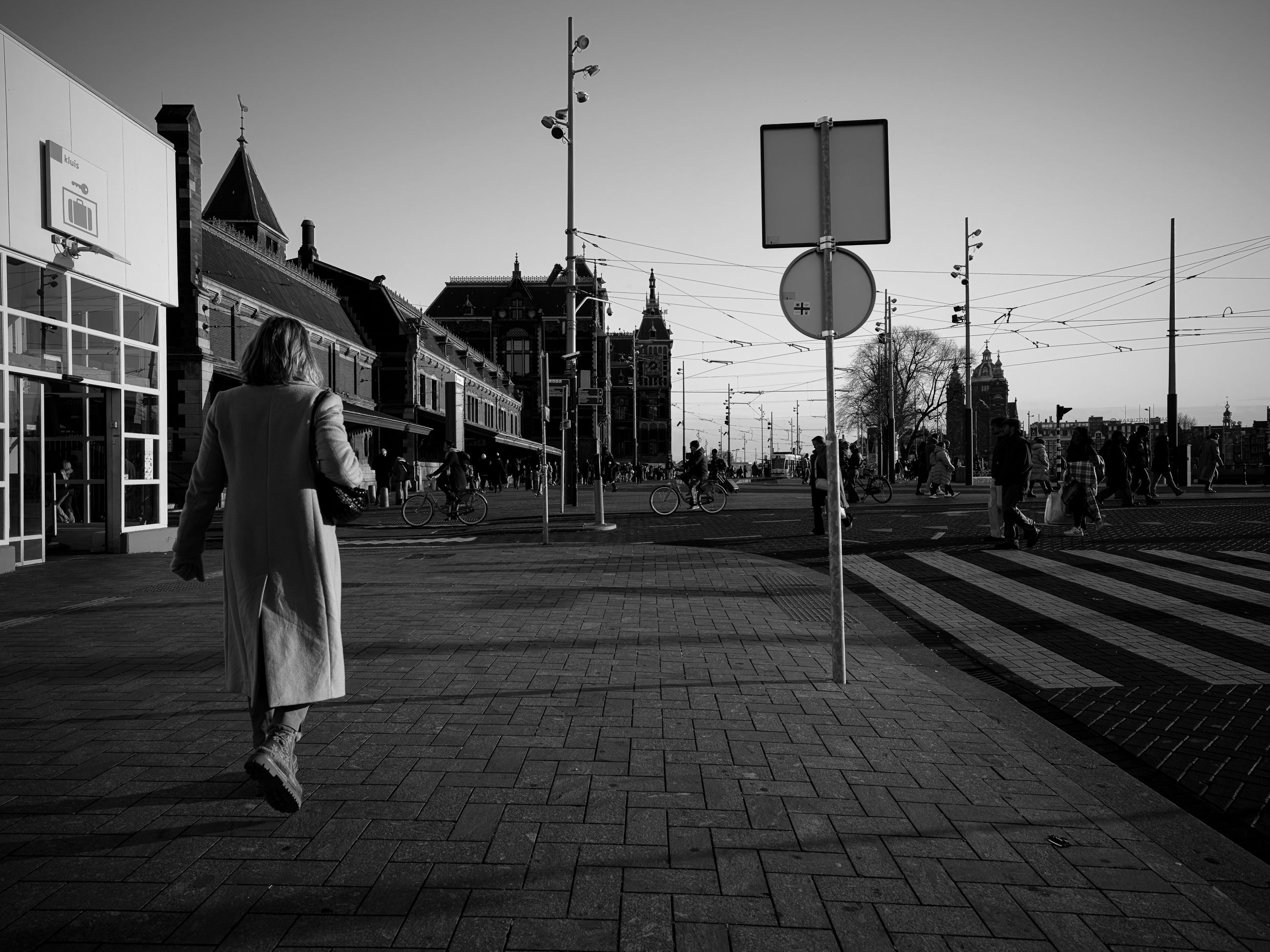 Black and White Urban Street Scene with Pedestrians · Free Stock Photo