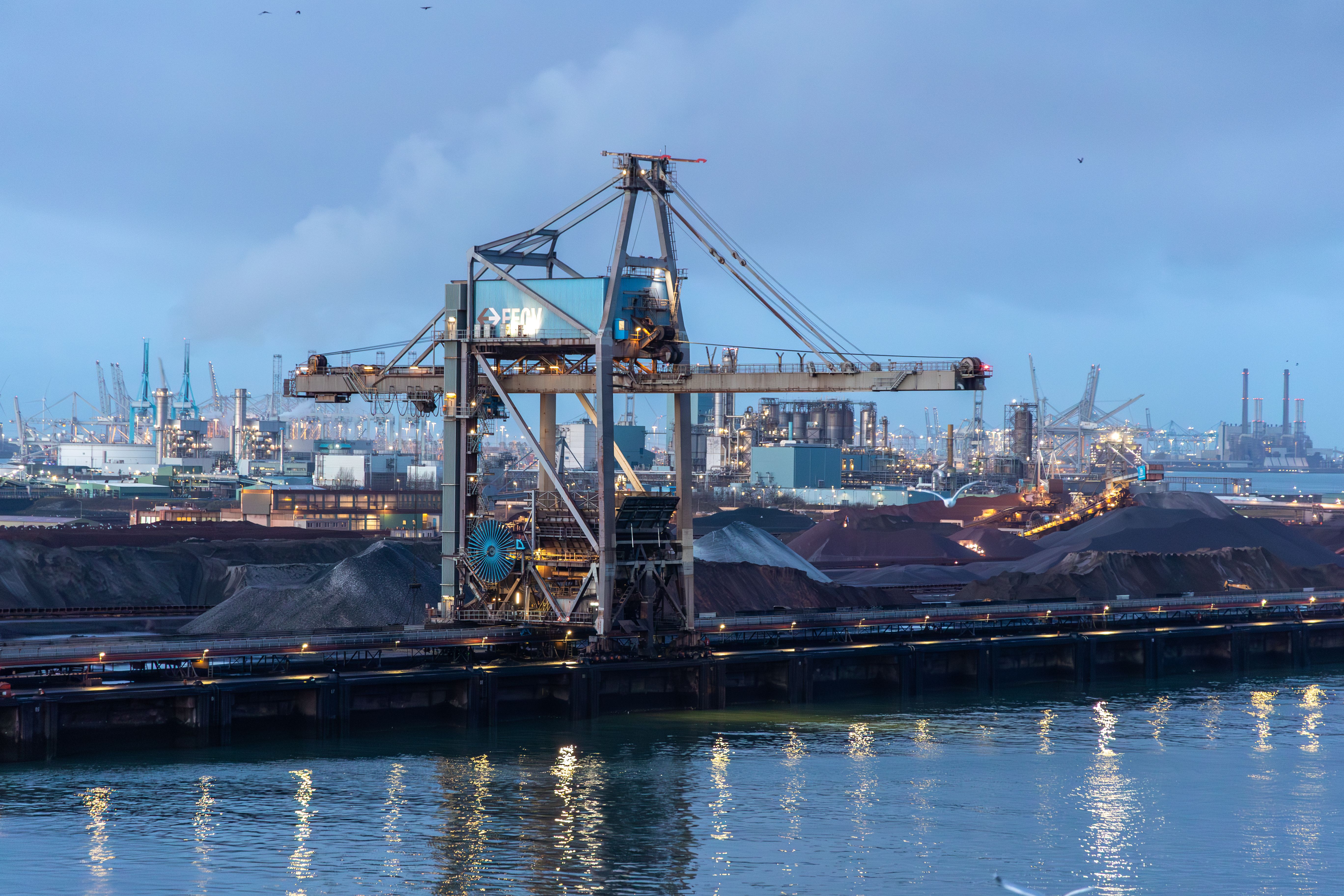 Worker Killed in Rotterdam Port Blast as Safety Fears Rise