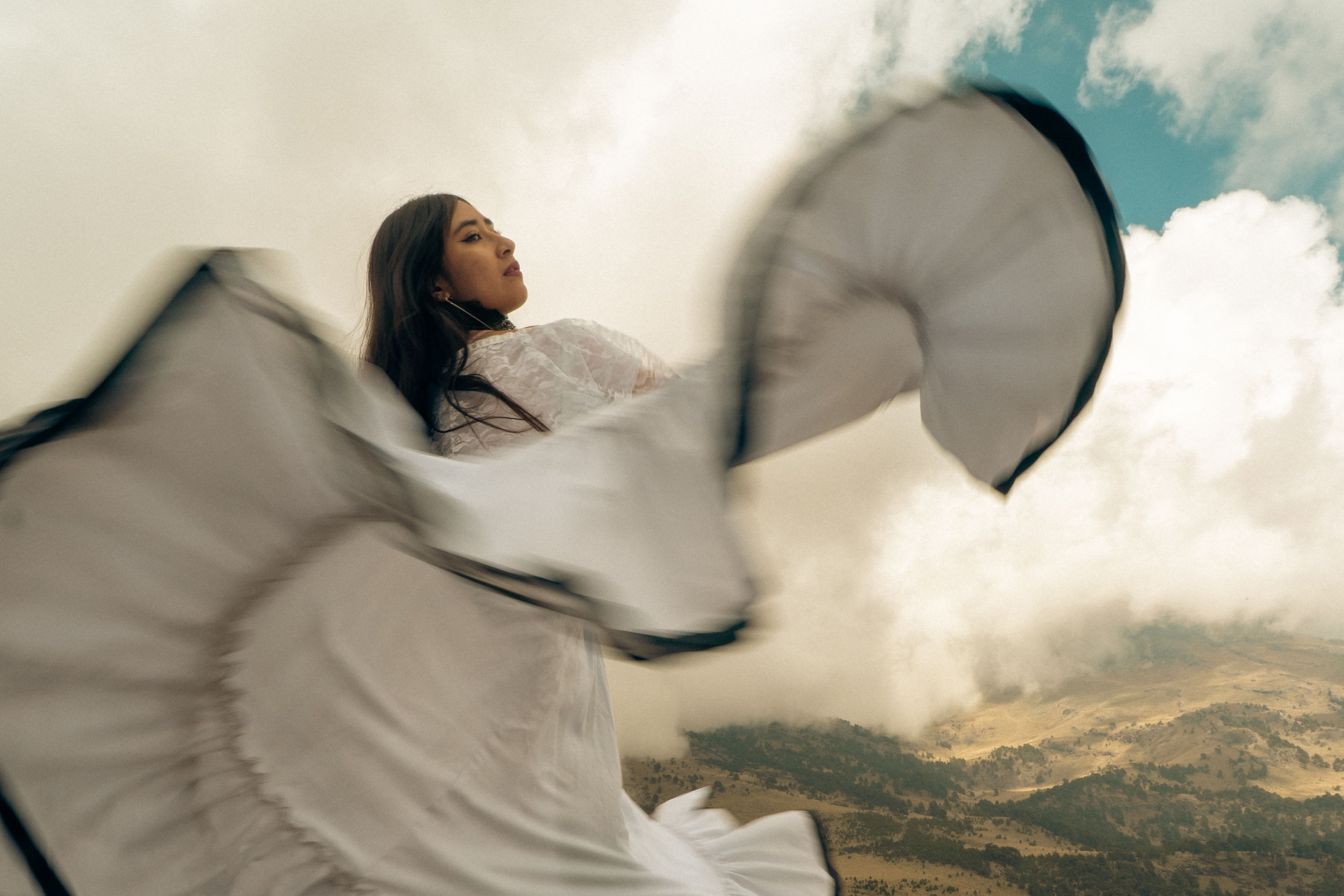 Cloud Dancer: A Cor do Ano 2026 para Casamentos e Decoração