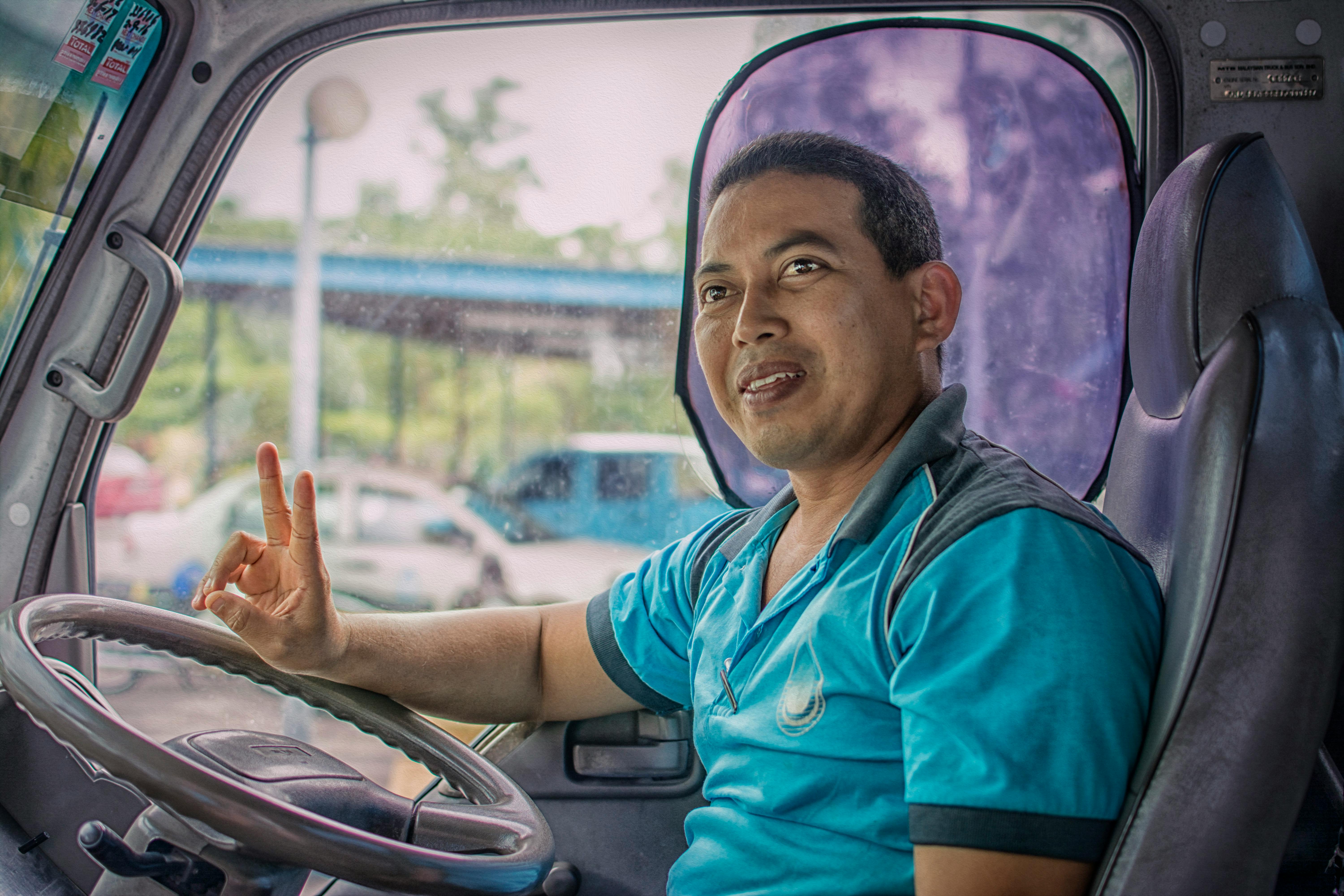 The Surprising Benefits of Hiring a Local Driver for Your Business Trip in India and Sri Lanka