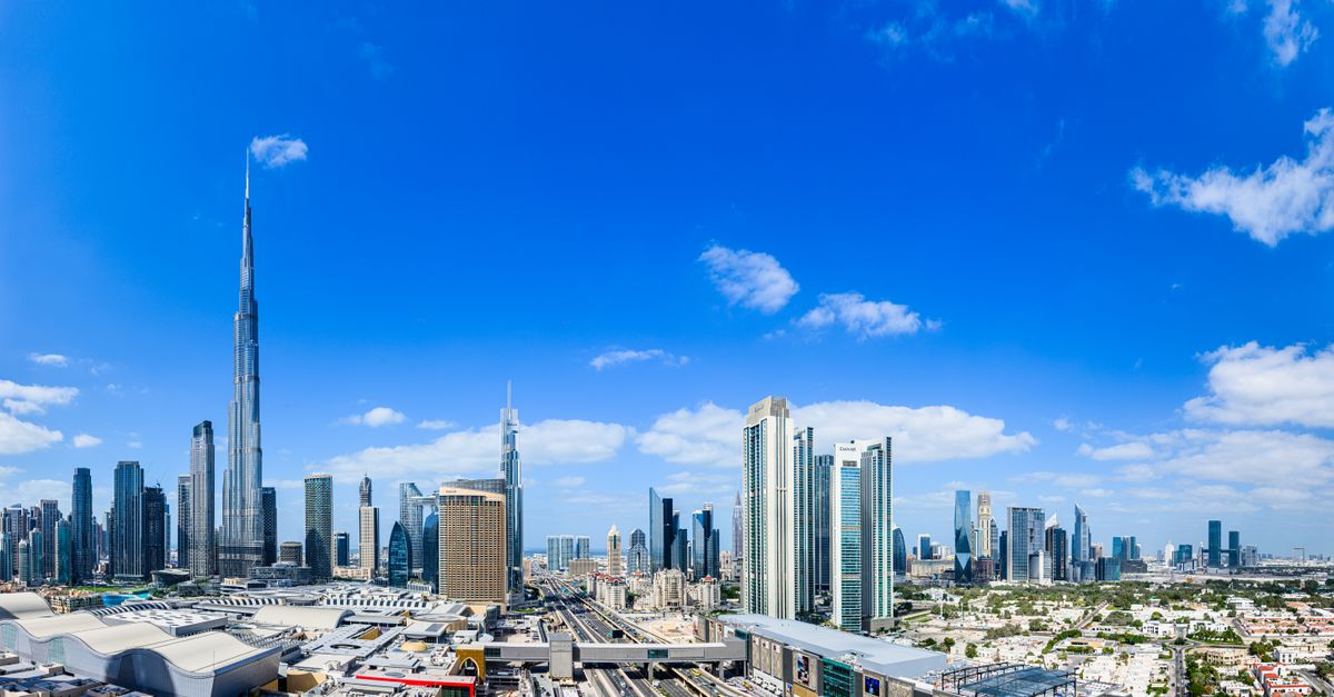 Sky Views Dubai — Gözlem + Cam Kaydırak