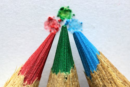 бесплатная макро фотография кончиков цветных карандашей Стоковое фото