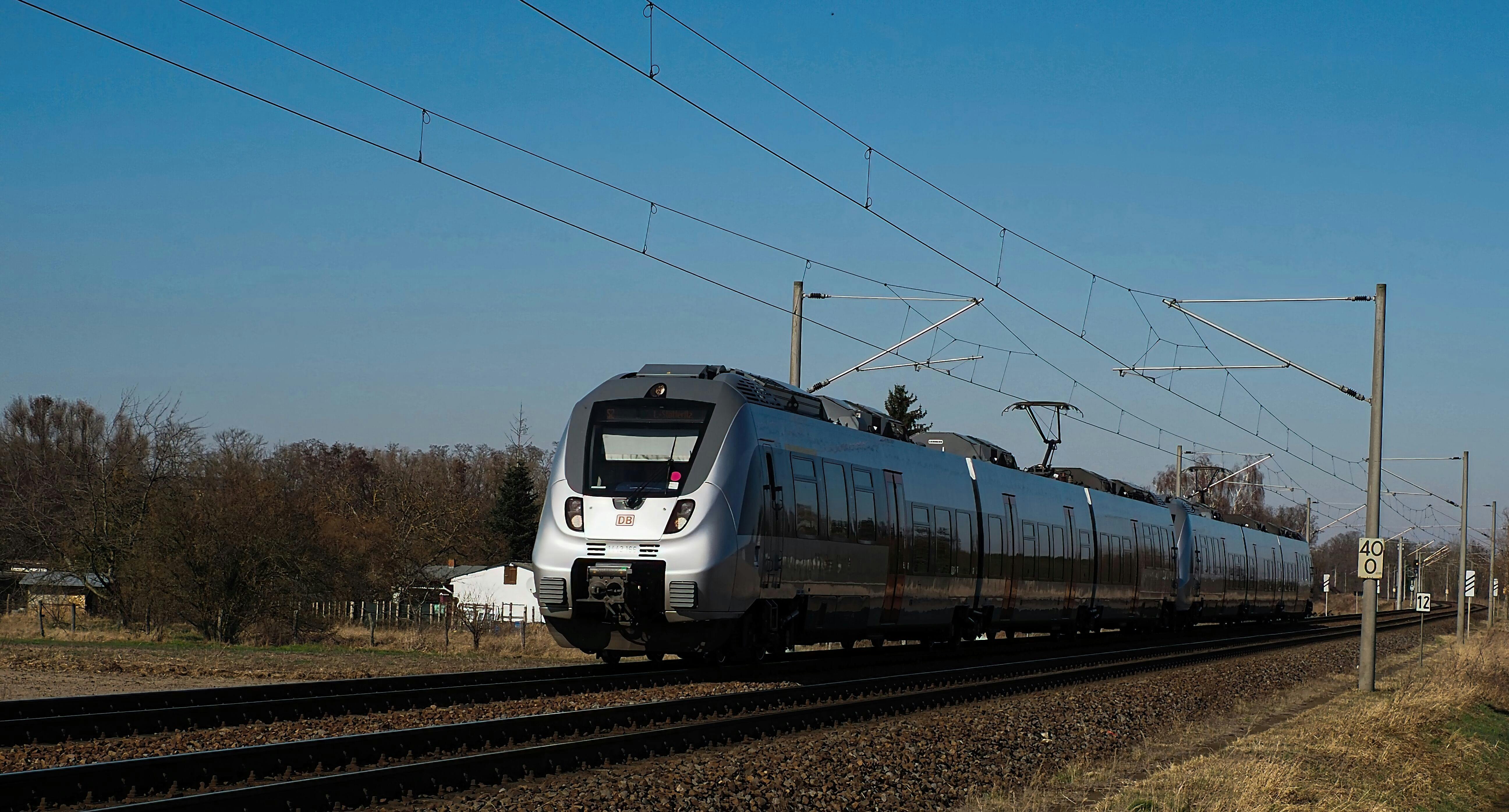 Electric Microliner Makes Pitch To Be a Travel Disruptor — Photo by Rudi  Eichelbaum on Pexels