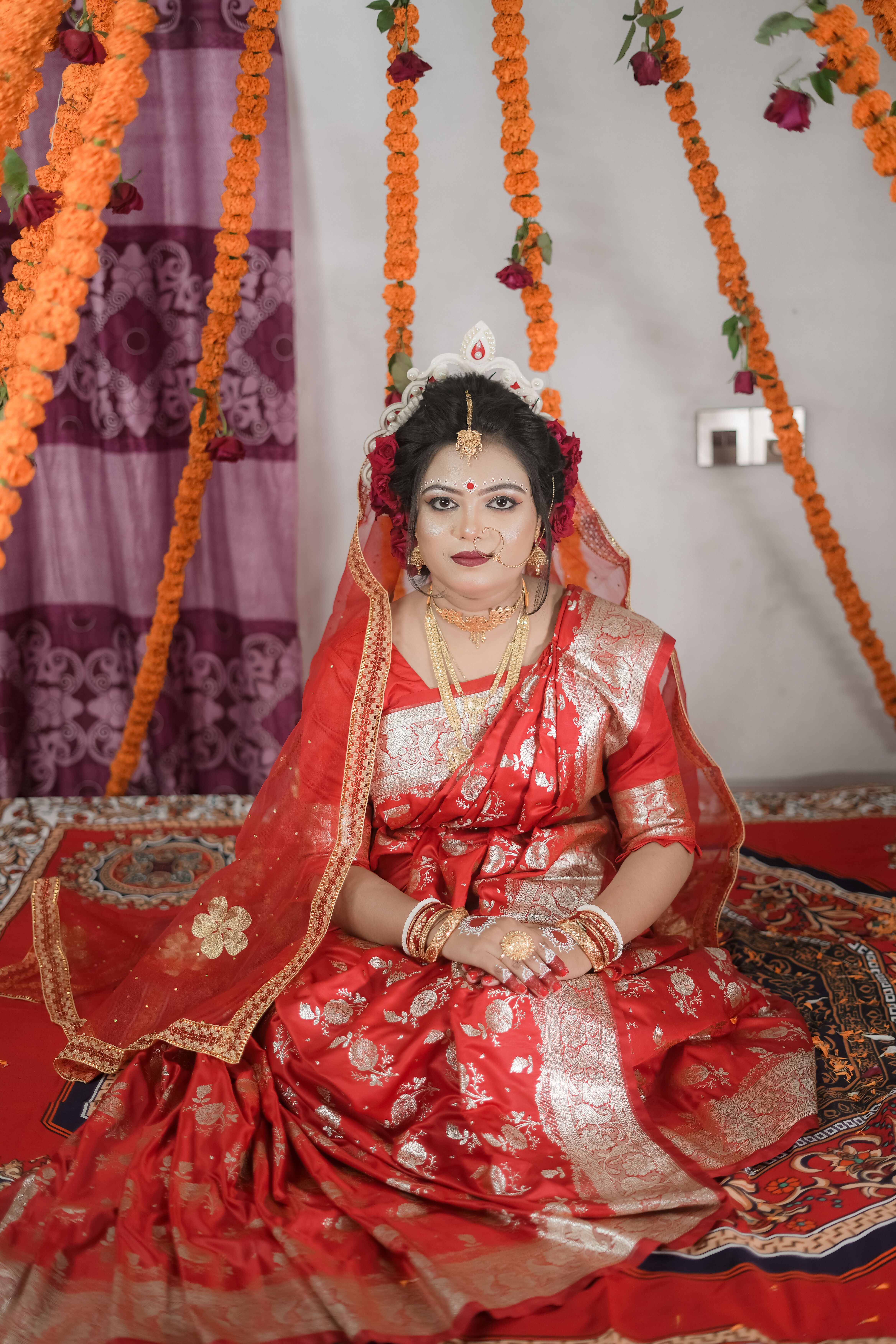 Elegant Bengali Bride in Traditional Saree · Free Stock Photo