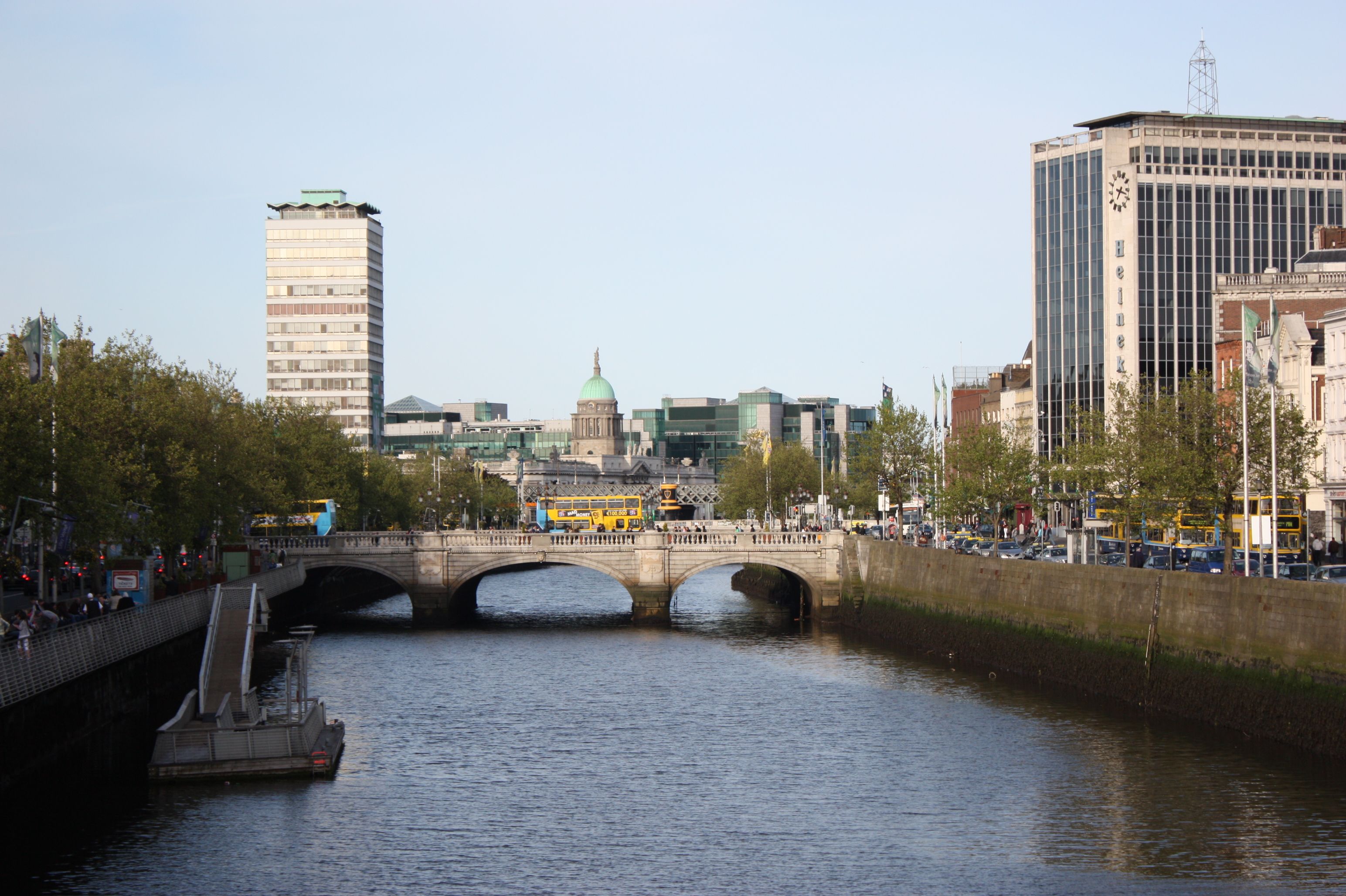 15 Irish travel experts to follow on Instagram for cheap flights, budget breaks and last-minute deals — Photo by YL Lew on Pe