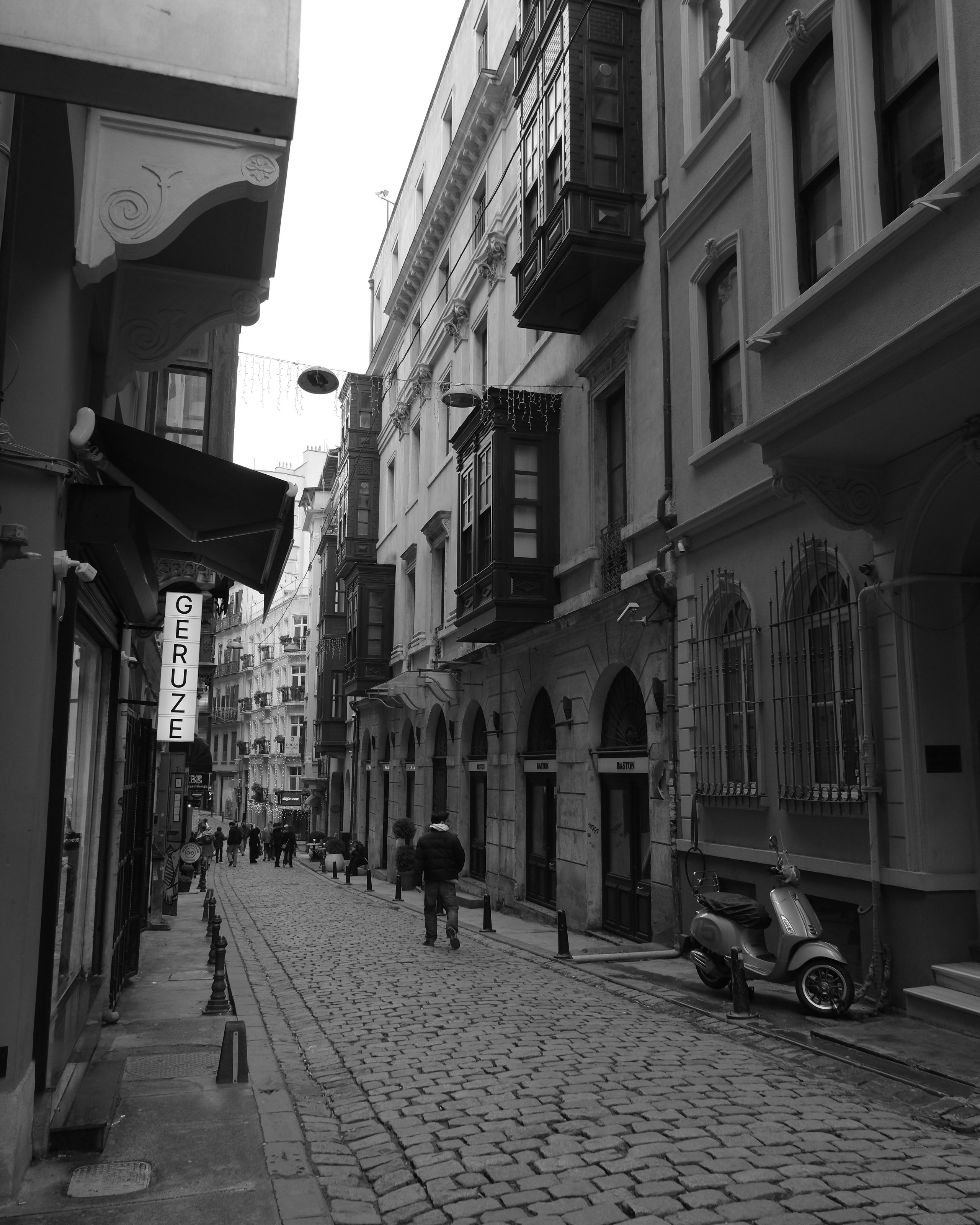 Black and White Street Scene in İstanbul · Free Stock Photo