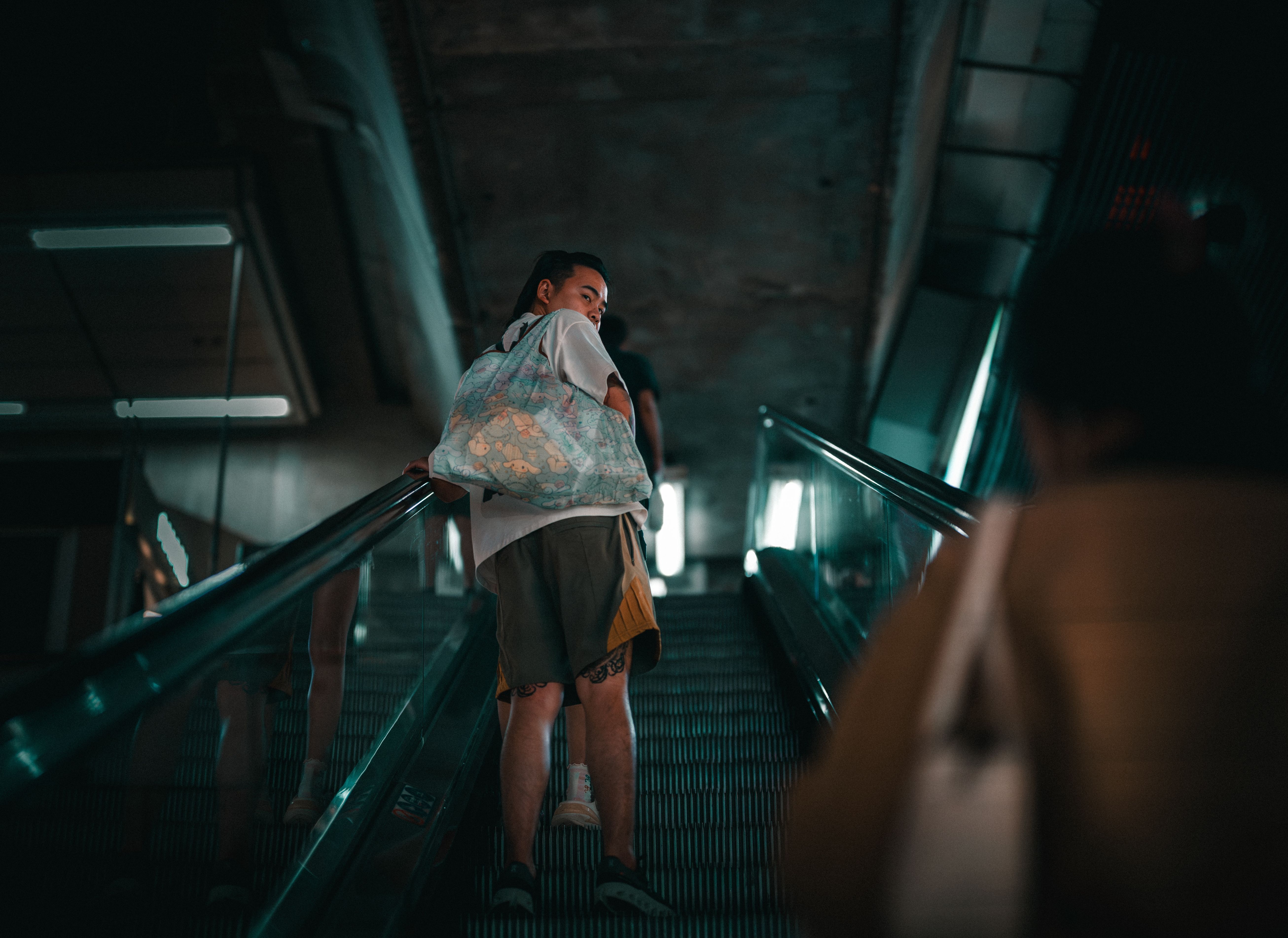 The Bangkok Commuter’s Lifesaver: Why This Lightweight Crossbody Bag Beats My Old Laptop Backpack