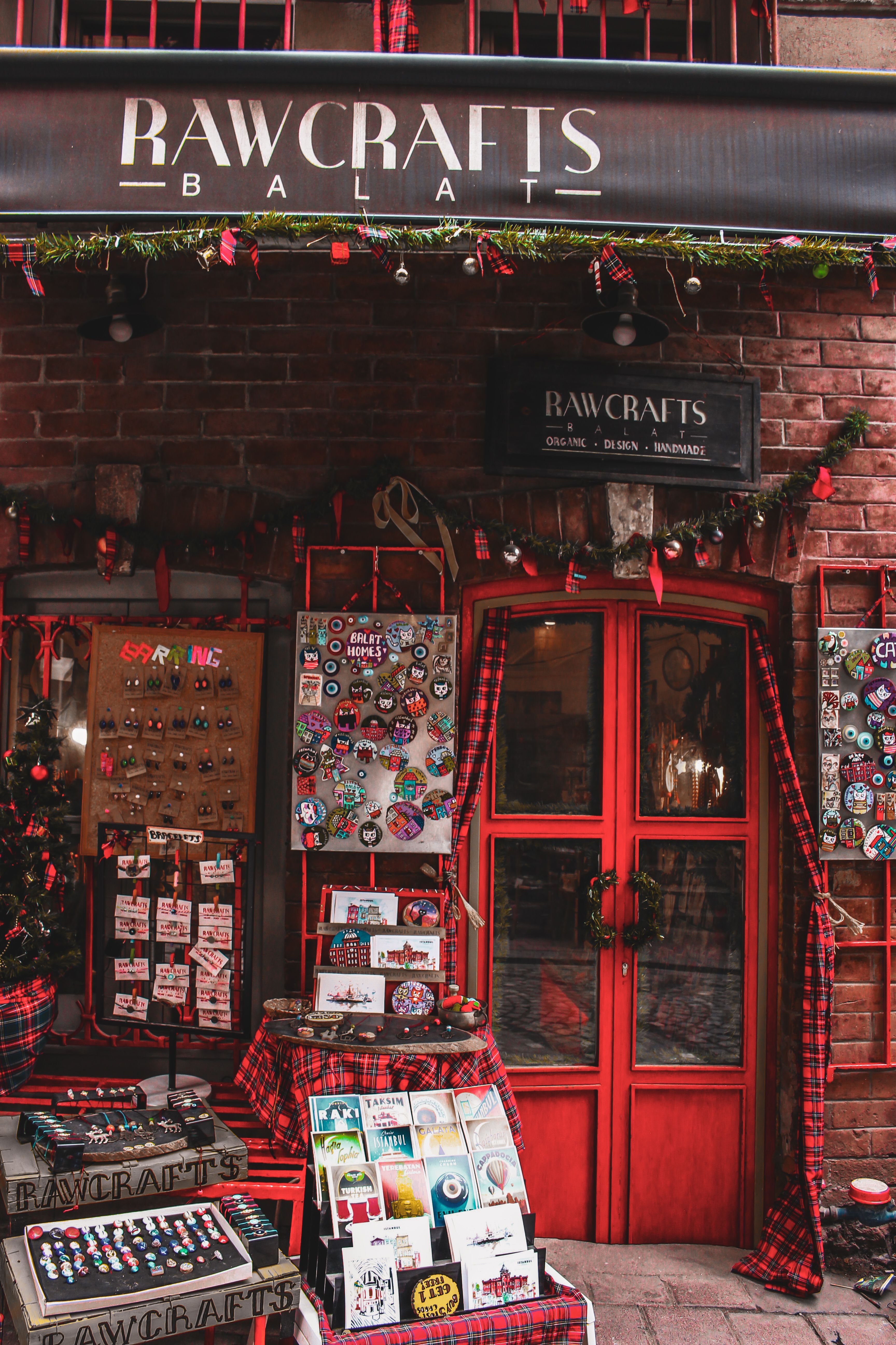 Charming Craft Storefront in Balat, Istanbul · Free Stock Photo