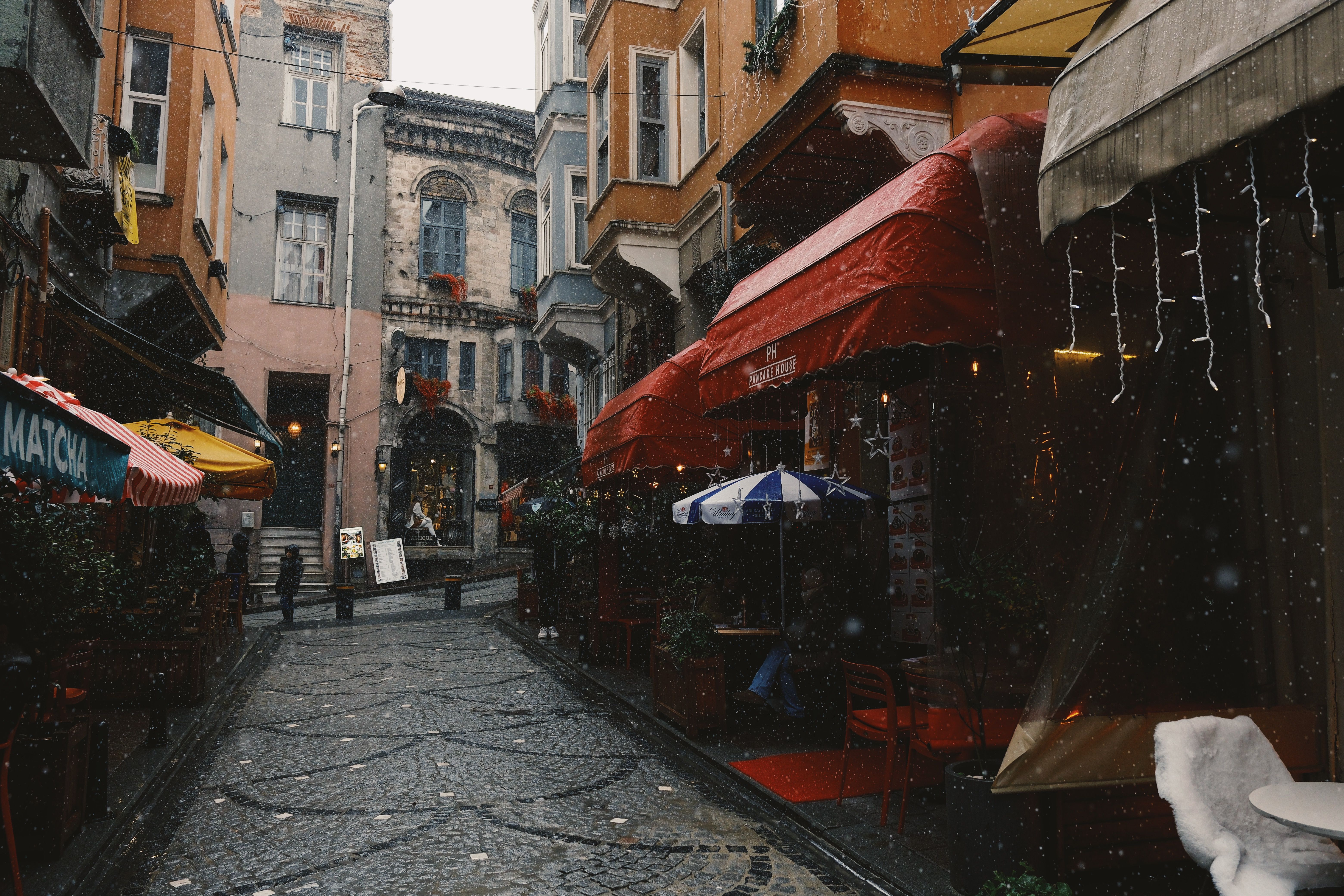 Charming Cobblestone Street in Wintery Istanbul · Free Stock Photo