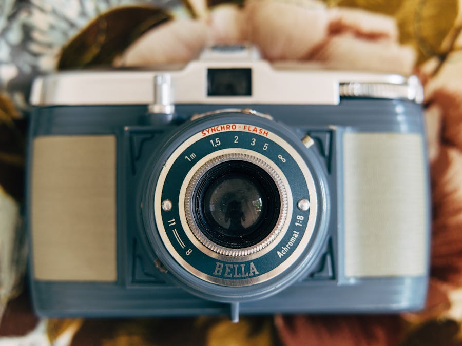 What is Bella Poarch real name?