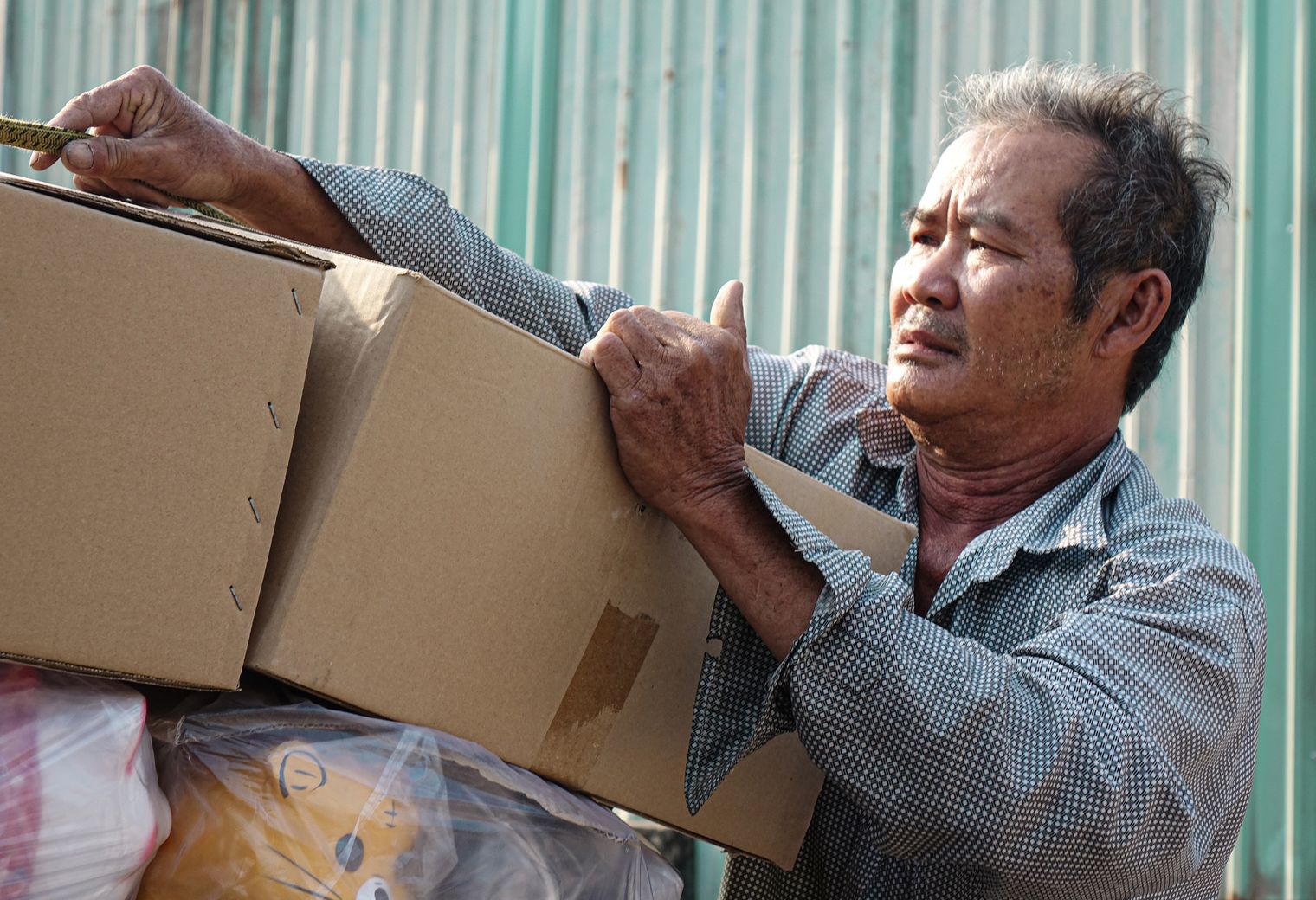 Hellaby — professional packers wrapping and boxing belongings