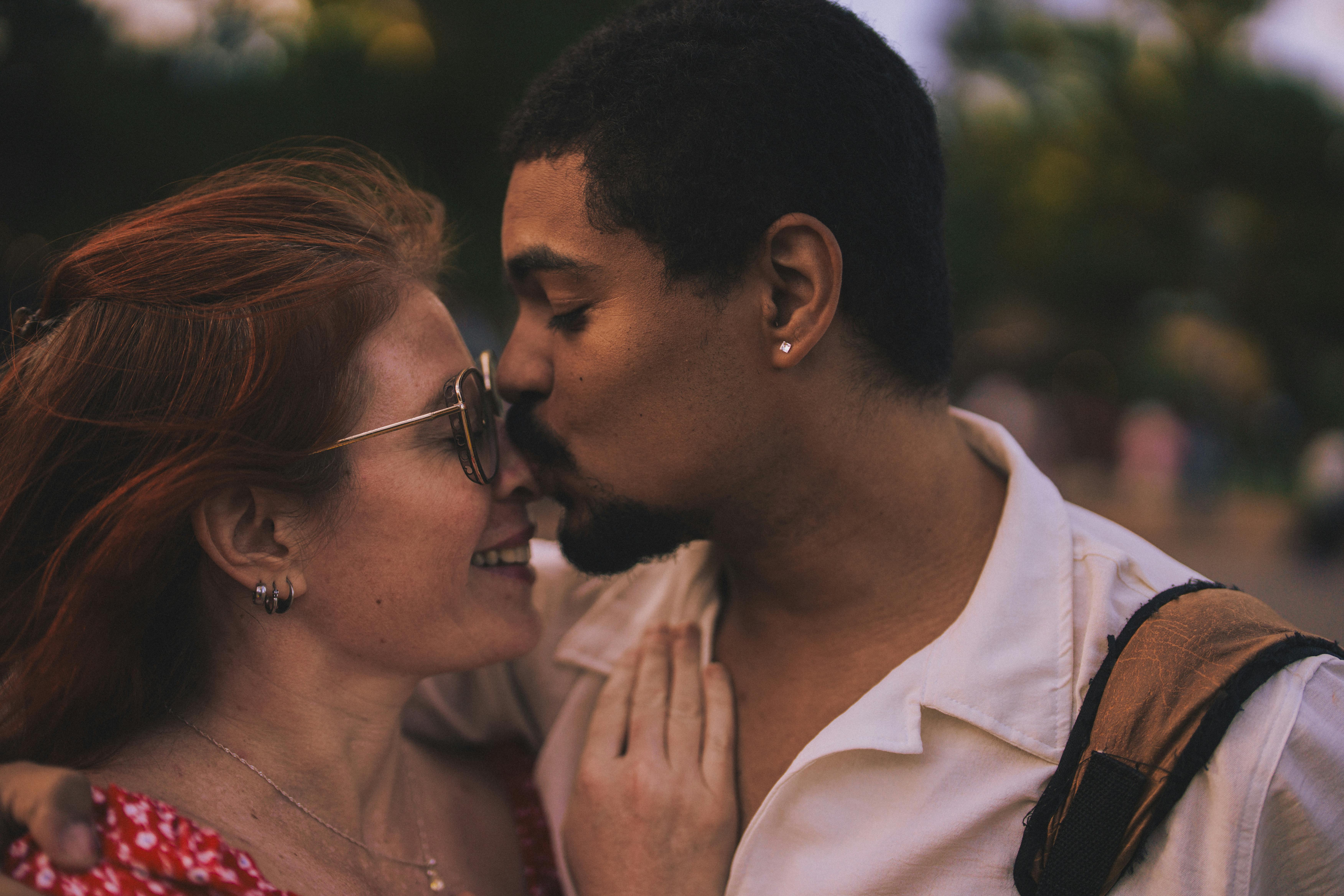 How Sean Ellis and Morgan Brown Scaled GrowthHackers to a Community of 200k Marketing Professionals — Photo by Guillermo Berl