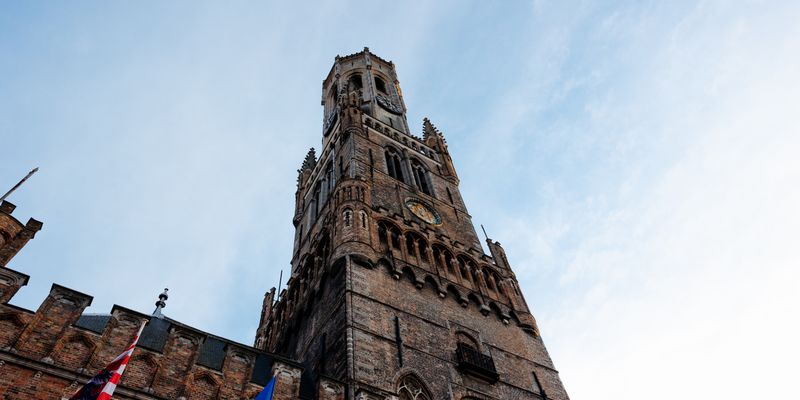 La torre del campanario de Brujas