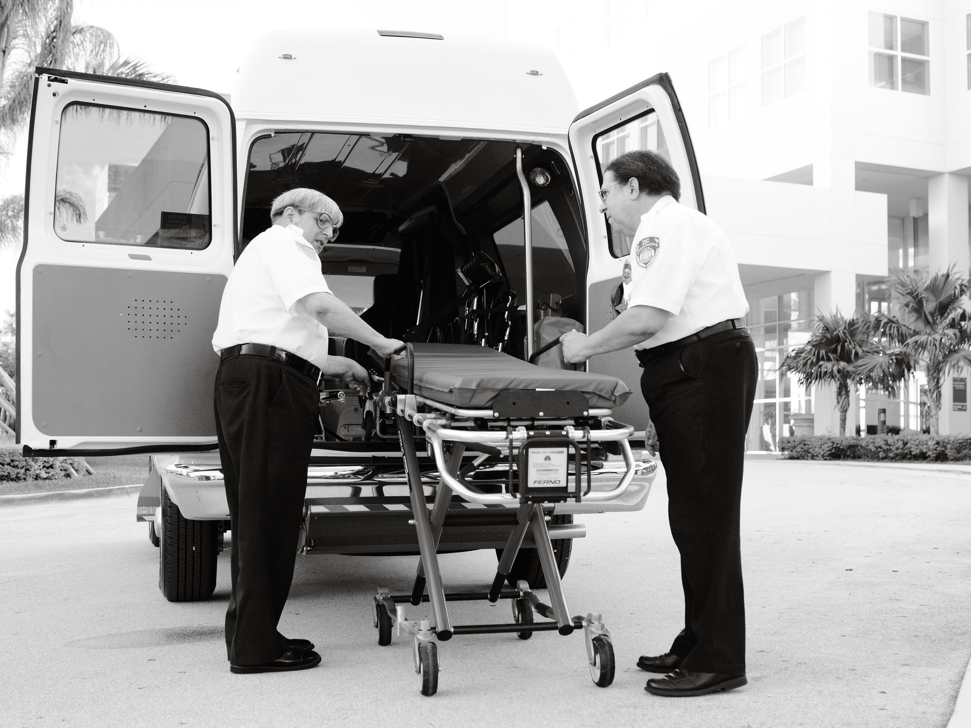 Man and Van in Hedge End, South East — man and van team loading a removal van